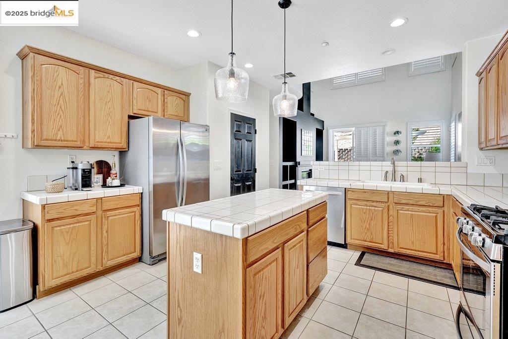 Detail Gallery Image 20 of 57 For 713 Flemish Ct, Brentwood,  CA 94513 - 4 Beds | 3 Baths