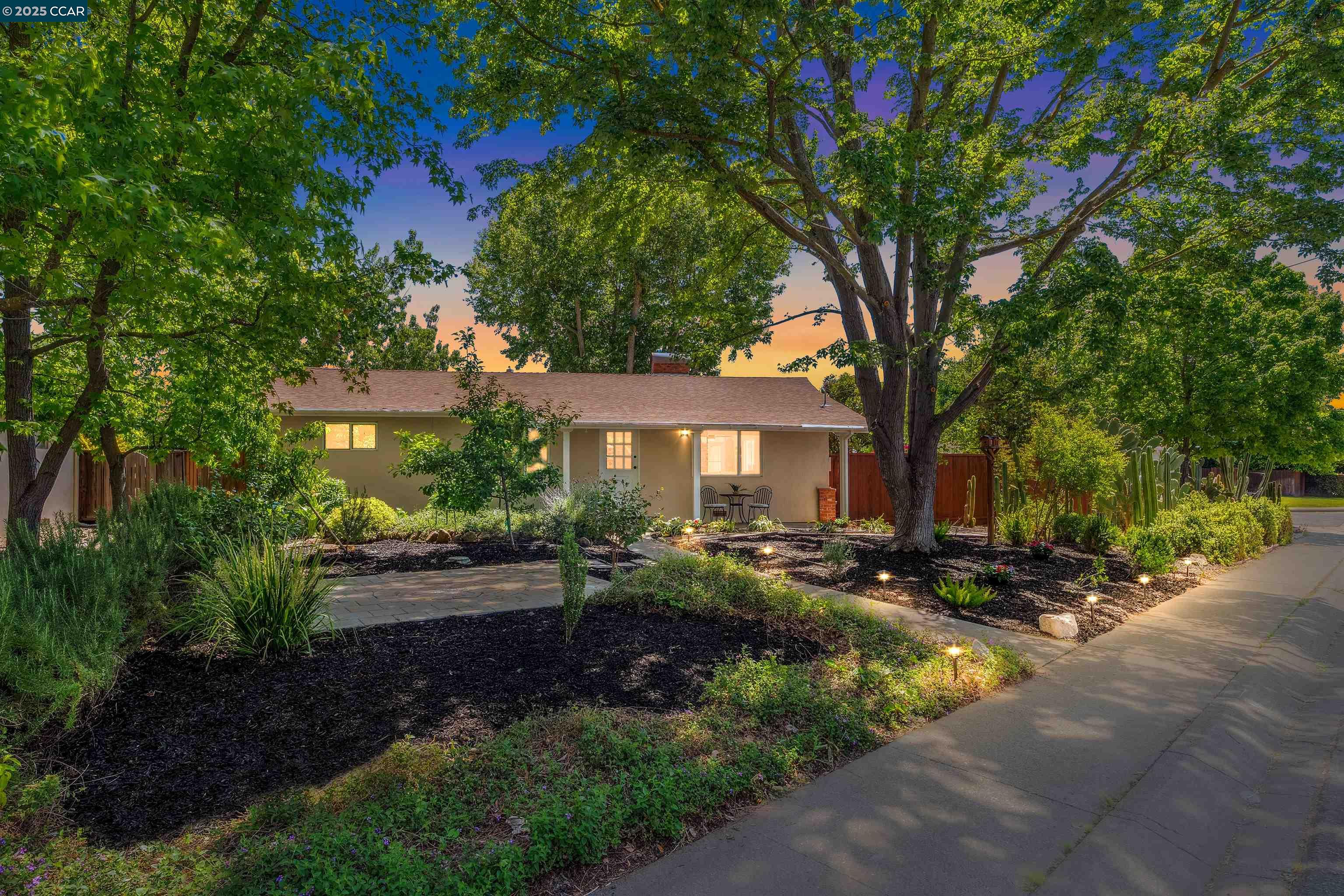 Detail Gallery Image 1 of 60 For 701 Duke Cir, Pleasant Hill,  CA 94523 - 3 Beds | 2 Baths