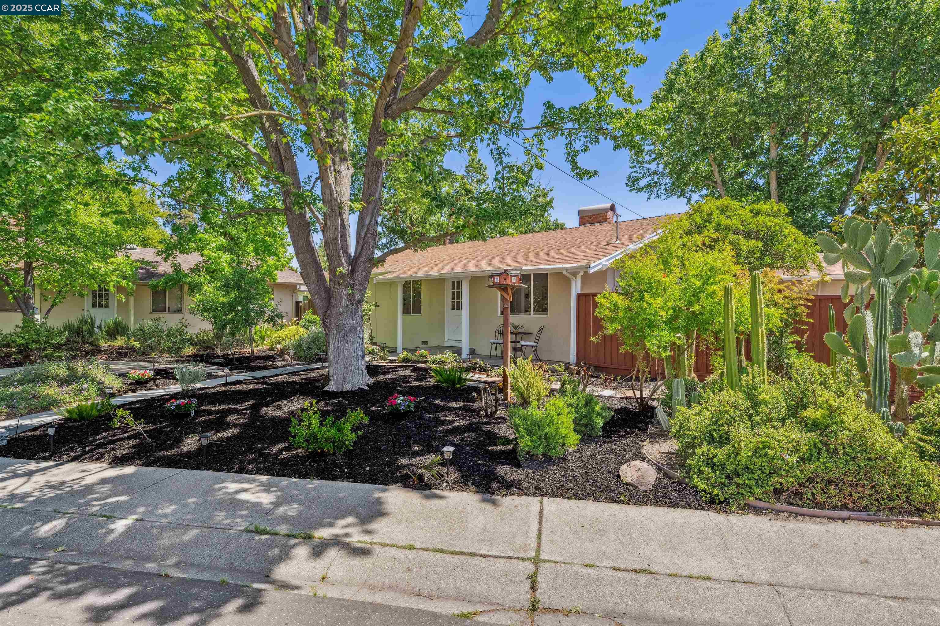 Detail Gallery Image 13 of 60 For 701 Duke Cir, Pleasant Hill,  CA 94523 - 3 Beds | 2 Baths