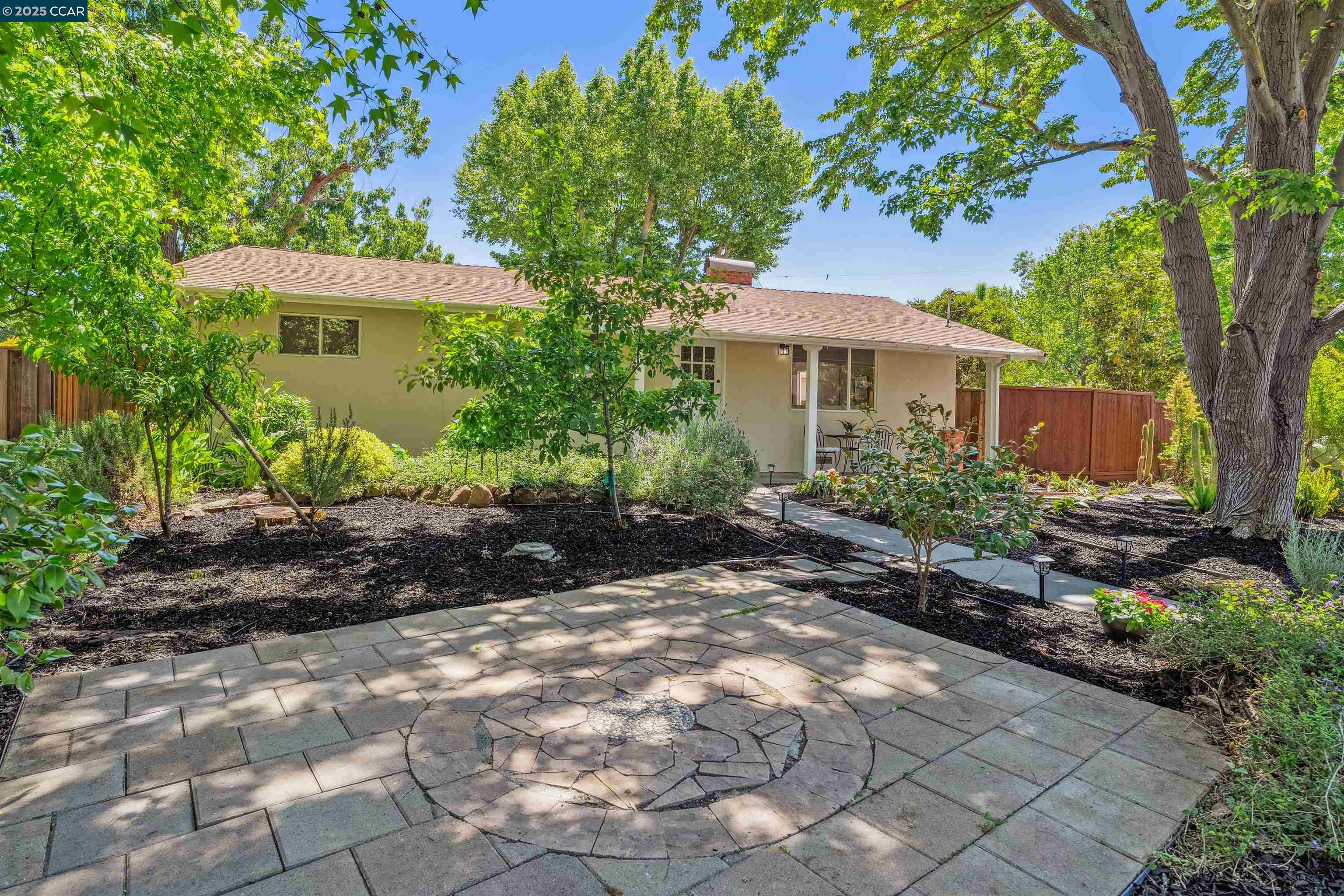 Detail Gallery Image 15 of 60 For 701 Duke Cir, Pleasant Hill,  CA 94523 - 3 Beds | 2 Baths