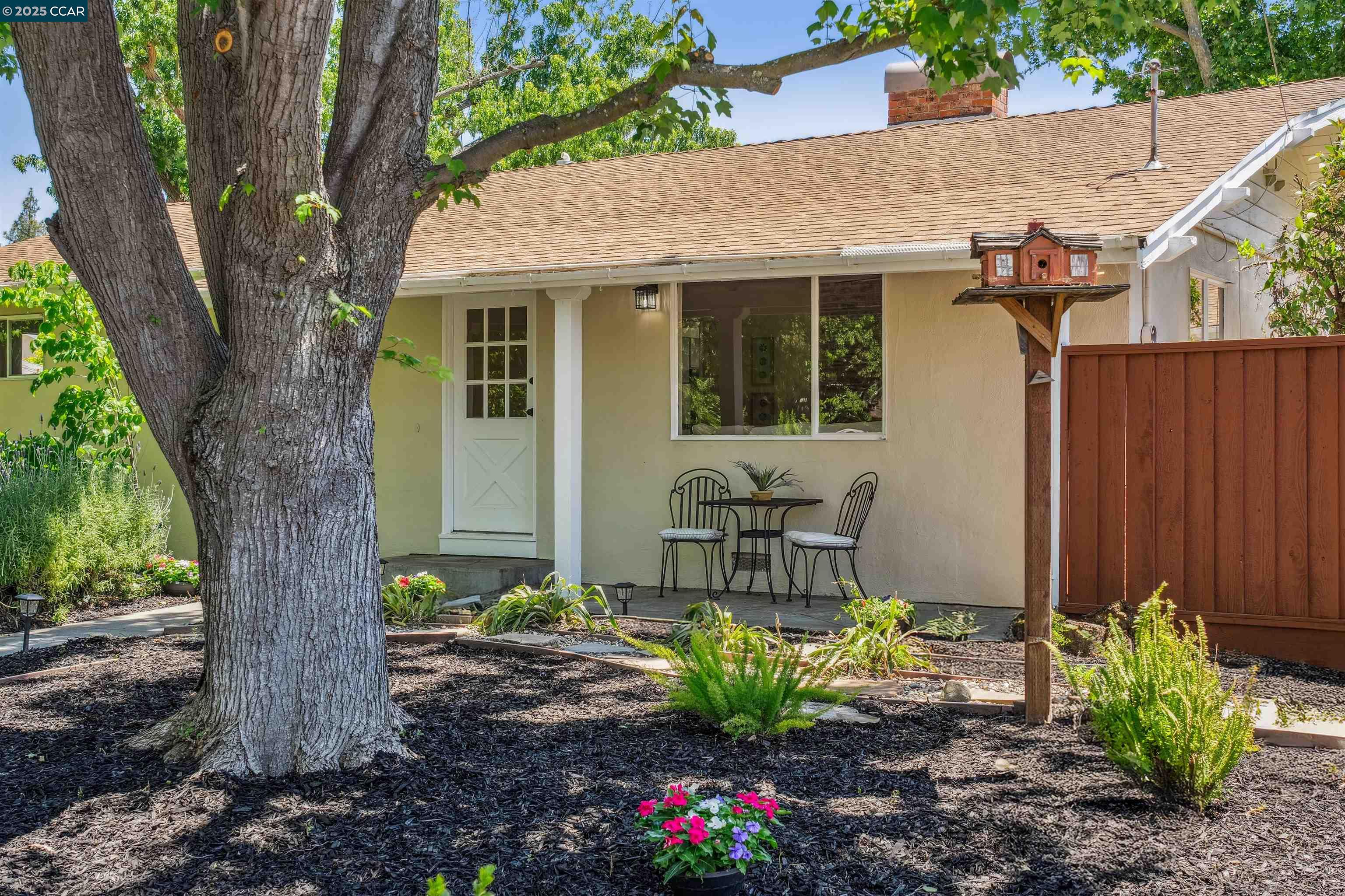 Detail Gallery Image 18 of 60 For 701 Duke Cir, Pleasant Hill,  CA 94523 - 3 Beds | 2 Baths