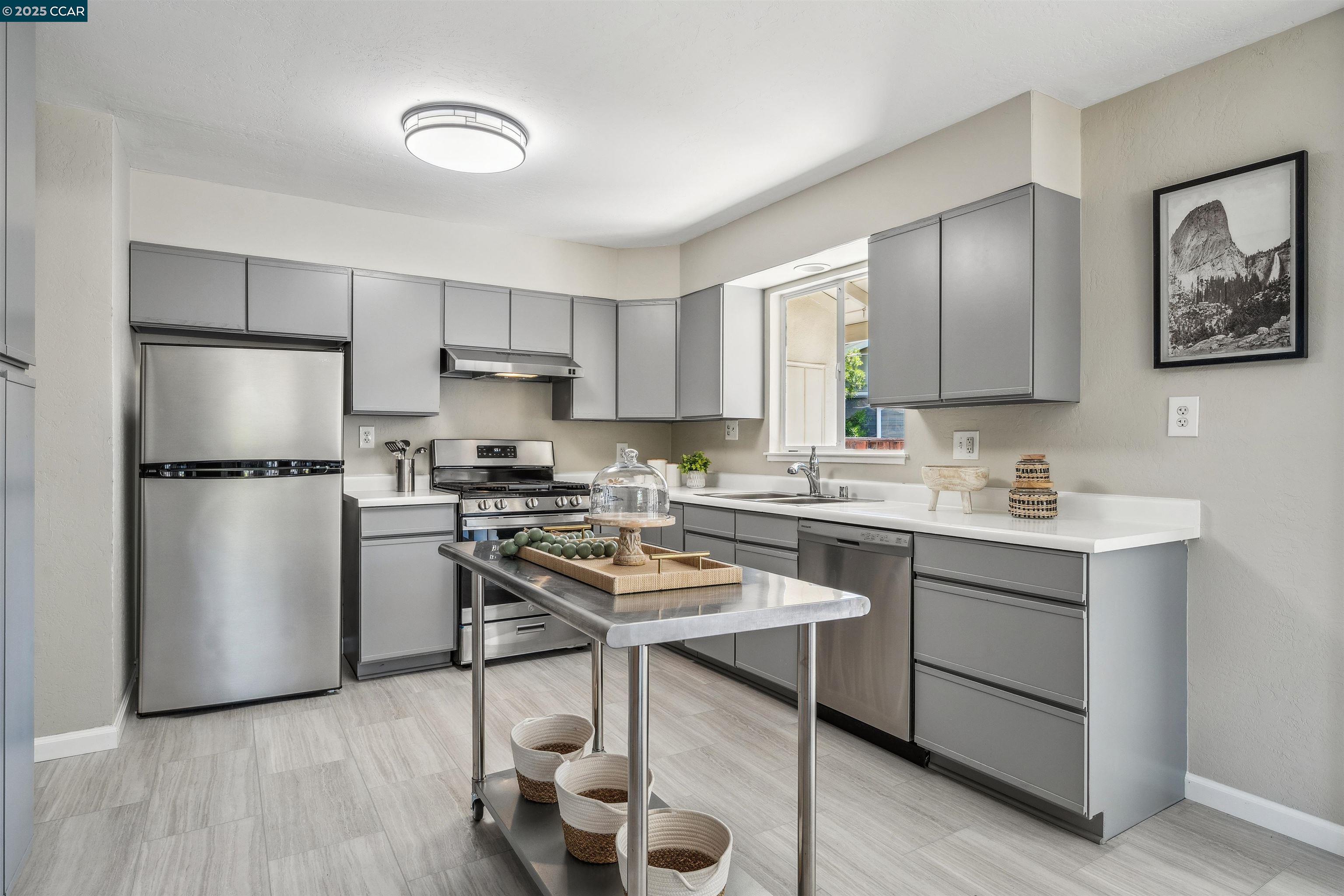 Detail Gallery Image 33 of 60 For 701 Duke Cir, Pleasant Hill,  CA 94523 - 3 Beds | 2 Baths