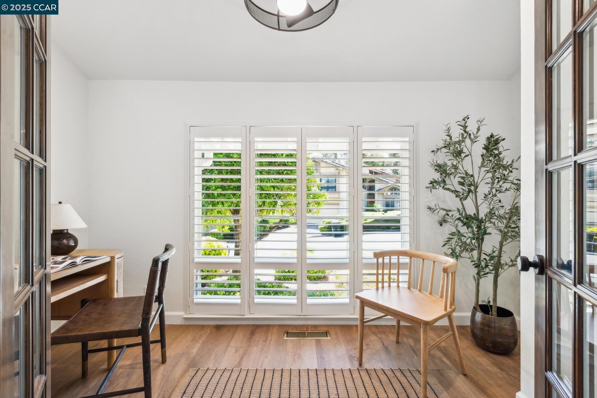 Detail Gallery Image 11 of 58 For 2253 Lake Crest Court, Martinez,  CA 94553 - 3 Beds | 2/1 Baths