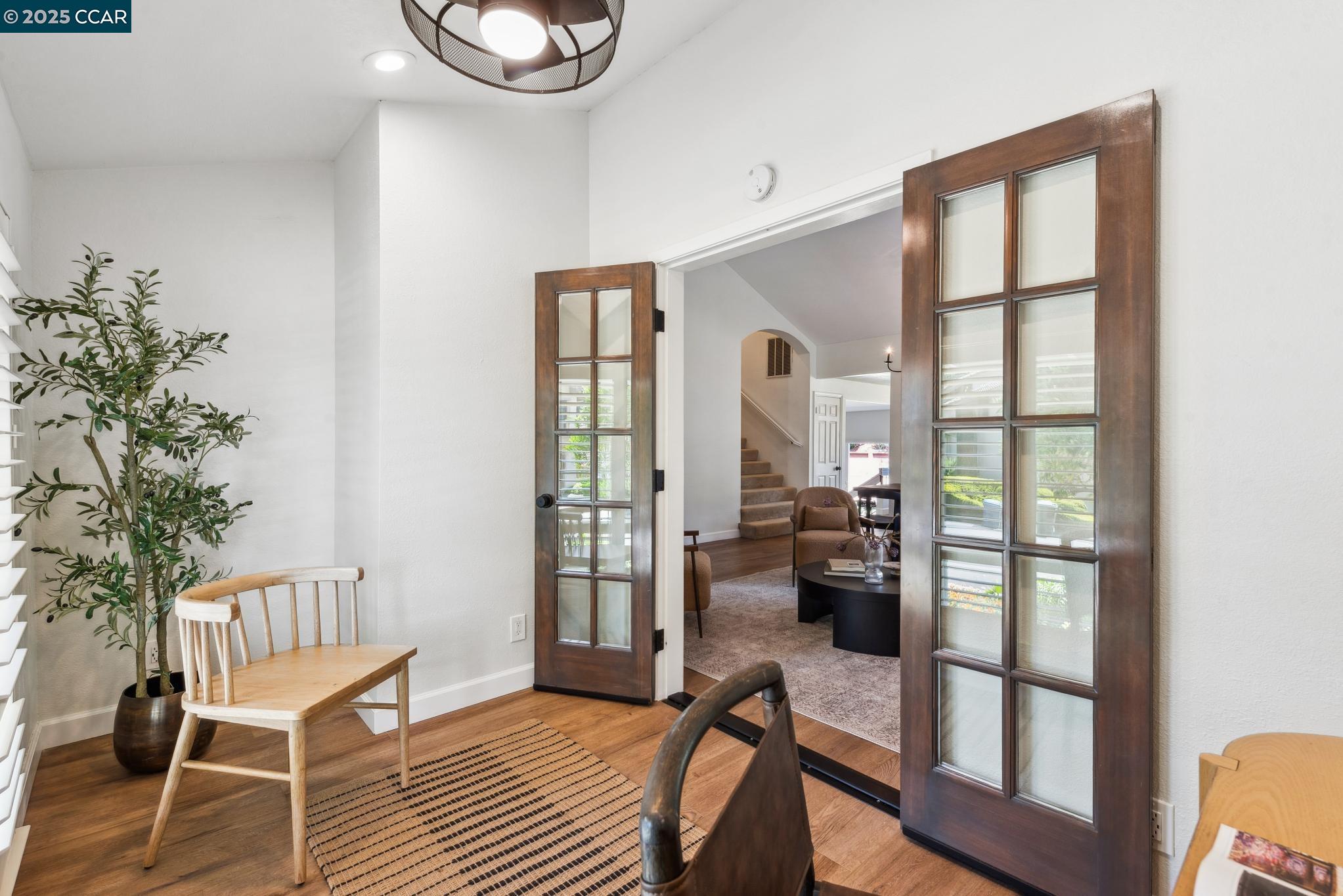 Detail Gallery Image 13 of 58 For 2253 Lake Crest Court, Martinez,  CA 94553 - 3 Beds | 2/1 Baths