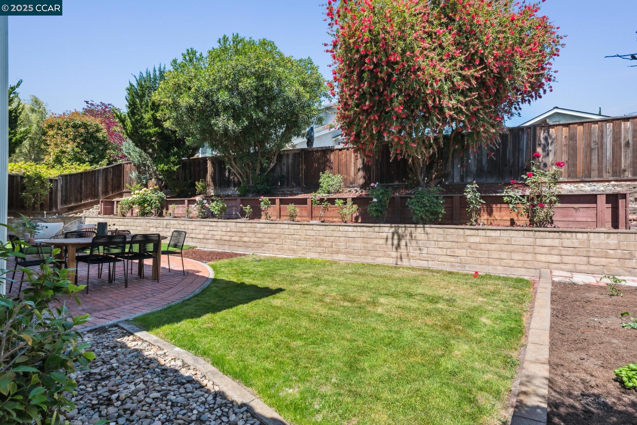 Detail Gallery Image 52 of 58 For 2253 Lake Crest Court, Martinez,  CA 94553 - 3 Beds | 2/1 Baths