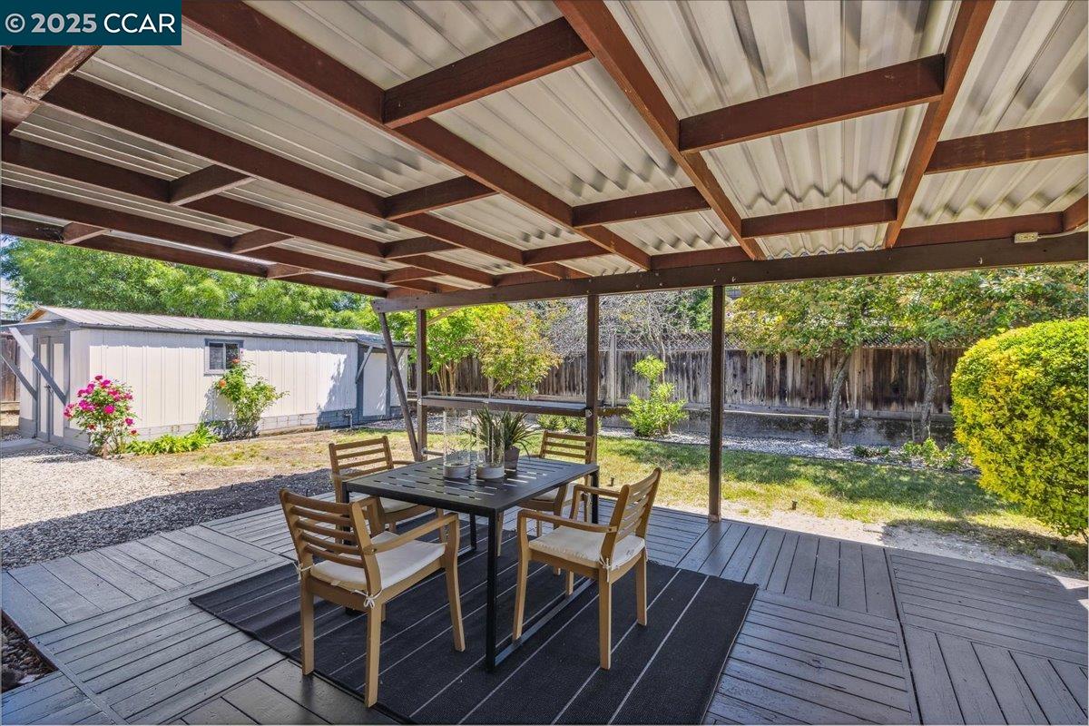 Detail Gallery Image 14 of 30 For 1050 Palisade Dr, Martinez,  CA 94553 - 3 Beds | 2 Baths