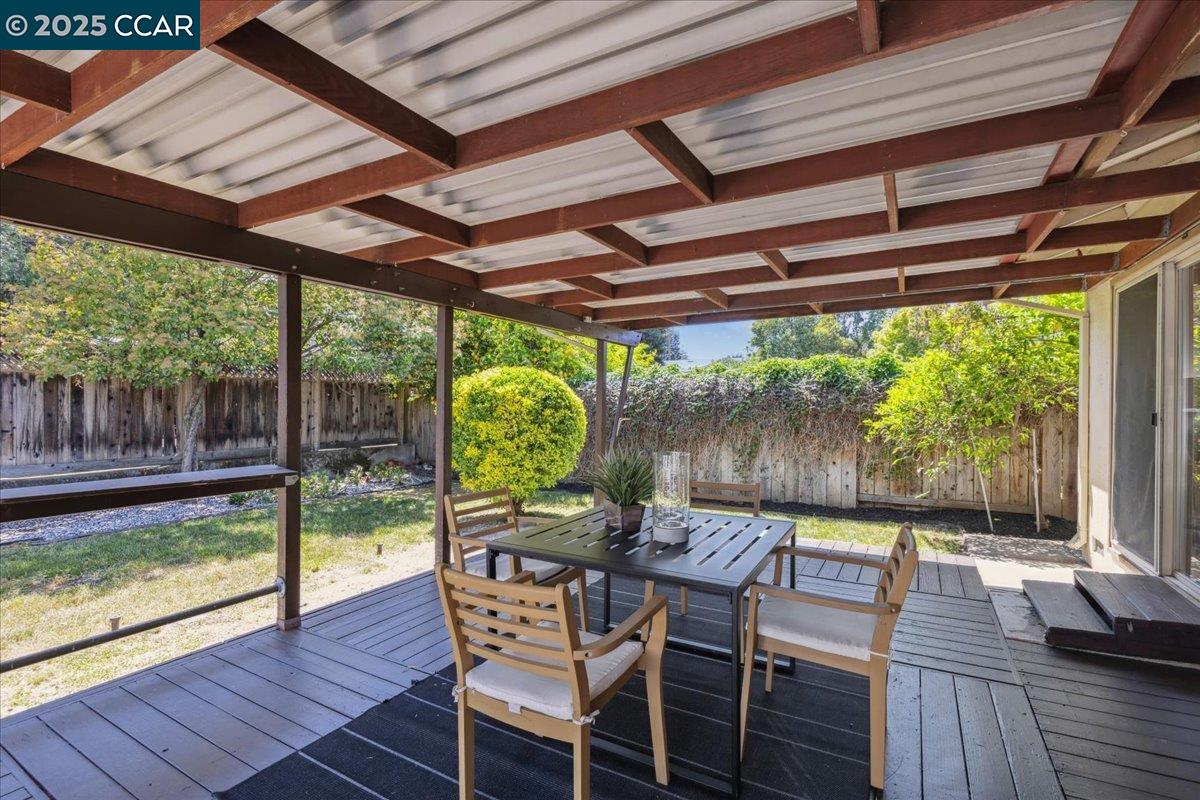 Detail Gallery Image 15 of 30 For 1050 Palisade Dr, Martinez,  CA 94553 - 3 Beds | 2 Baths