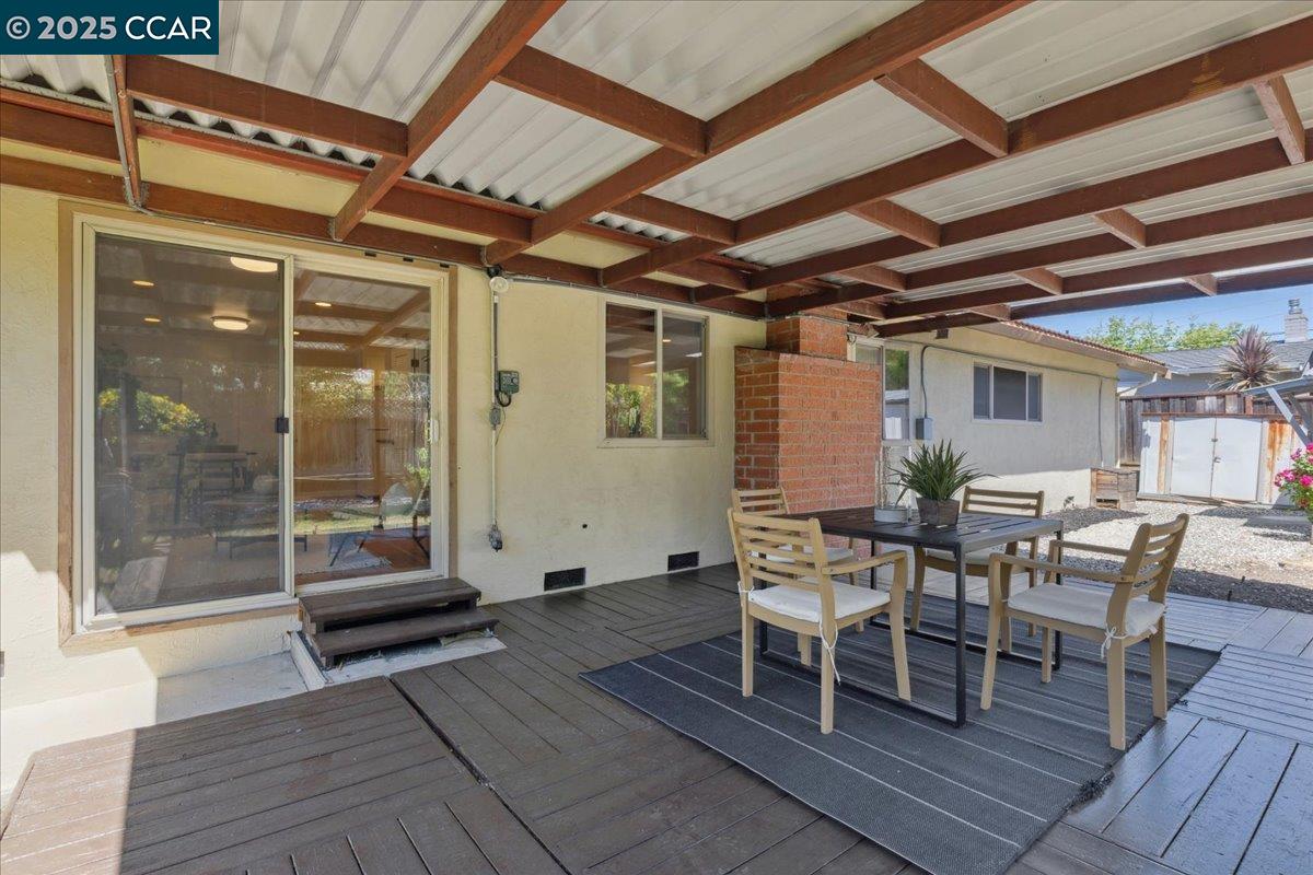 Detail Gallery Image 16 of 30 For 1050 Palisade Dr, Martinez,  CA 94553 - 3 Beds | 2 Baths
