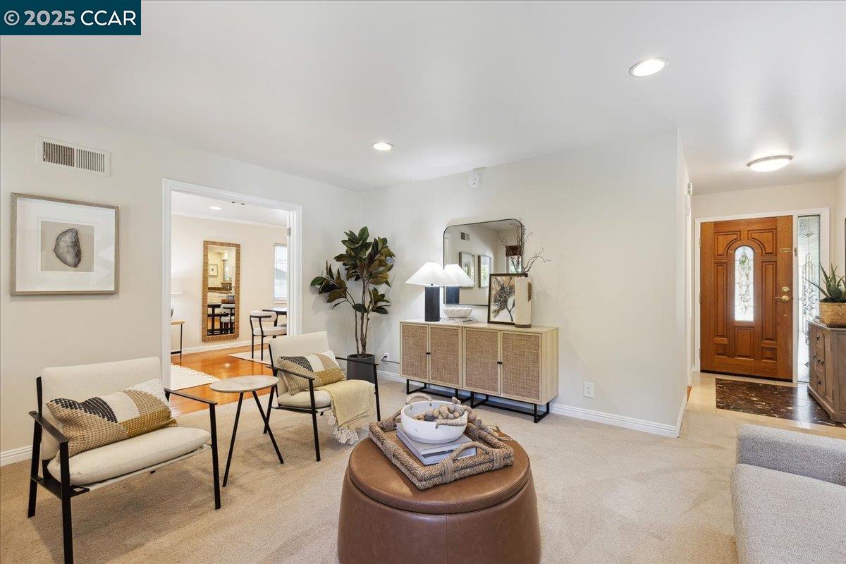 Detail Gallery Image 10 of 30 For 1050 Palisade Dr, Martinez,  CA 94553 - 3 Beds | 2 Baths