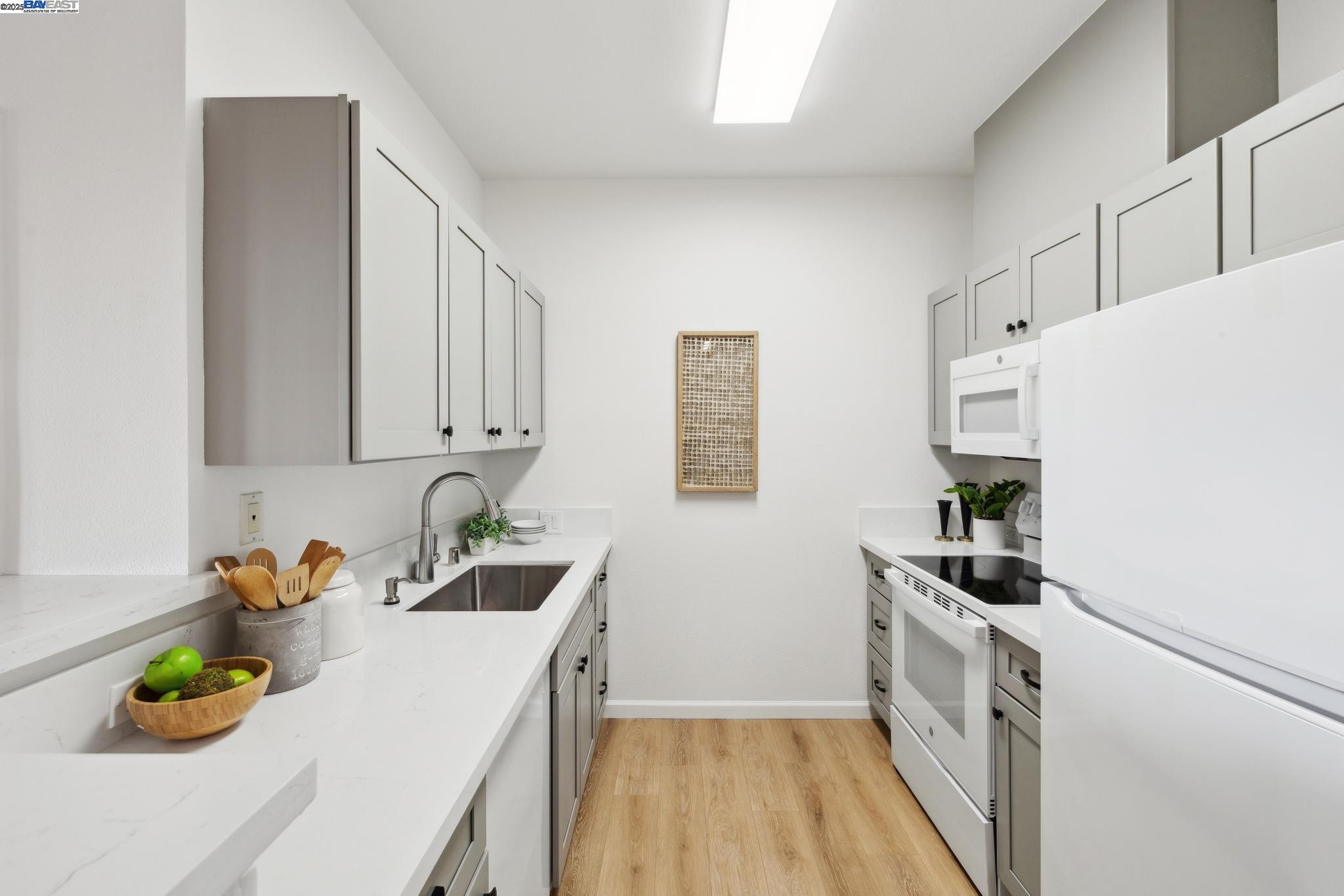 Detail Gallery Image 15 of 58 For 401 S Norfolk St #305,  San Mateo,  CA 94401 - 2 Beds | 2 Baths