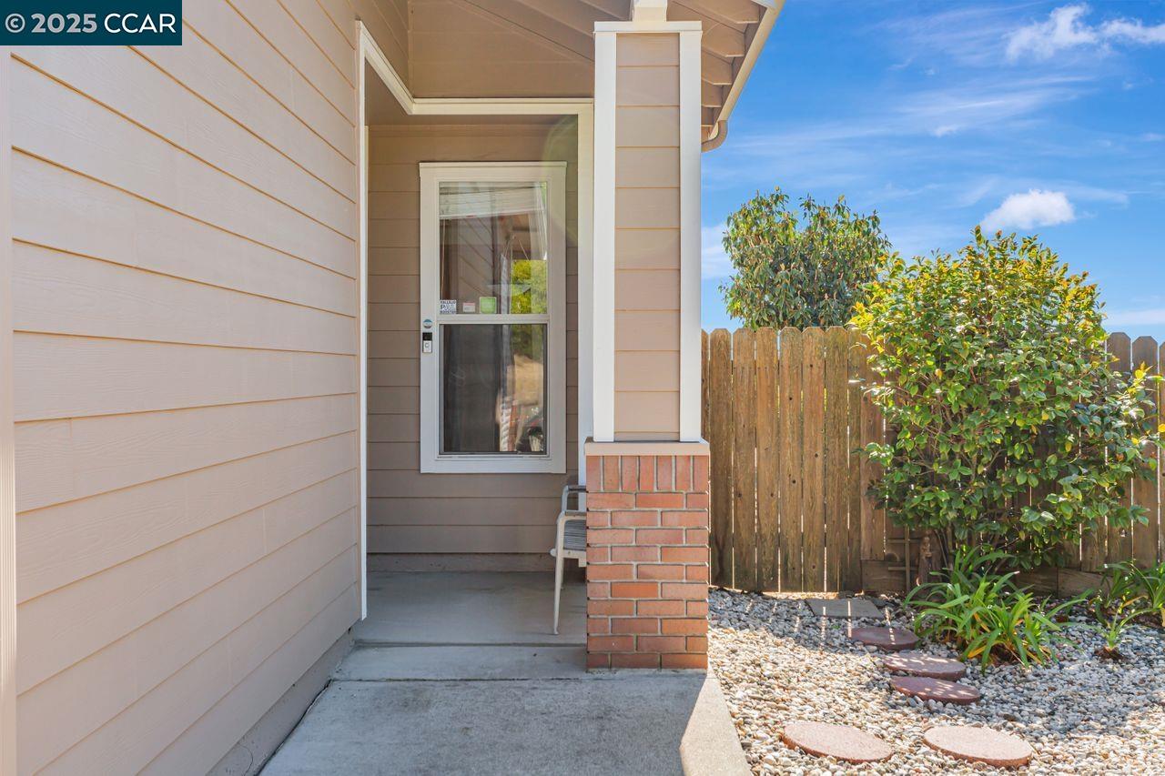 Detail Gallery Image 5 of 40 For 81 Del Sur St, Vallejo,  CA 94591 - 2 Beds | 2/1 Baths