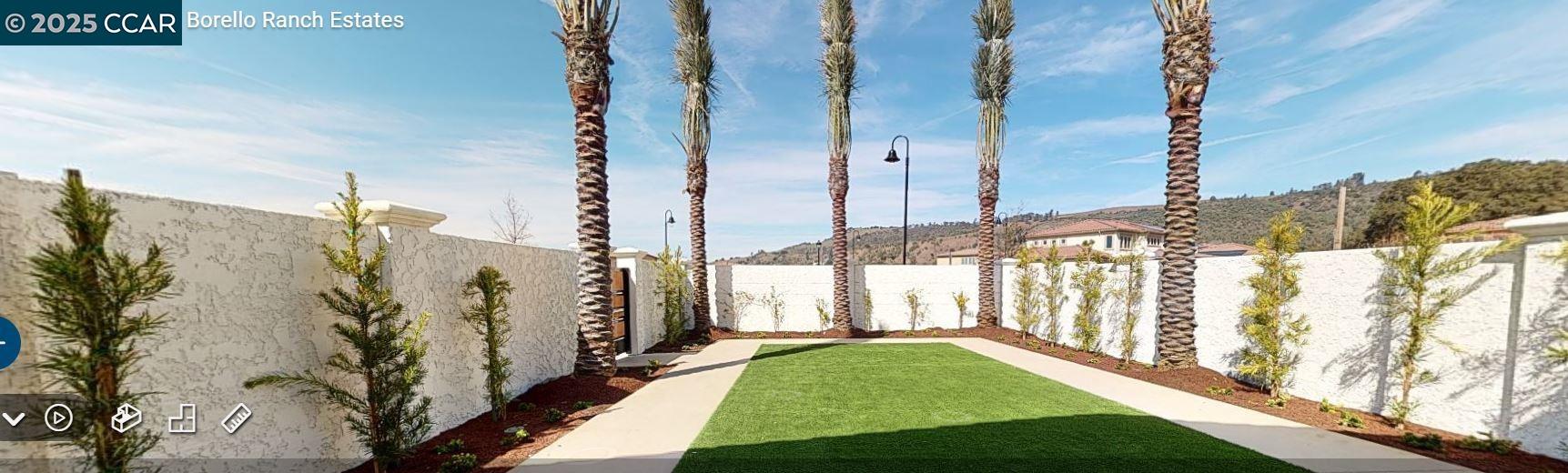 Detail Gallery Image 11 of 14 For 18541 Corte Saravia, Morgan Hill,  CA 95037 - 4 Beds | 4/1 Baths