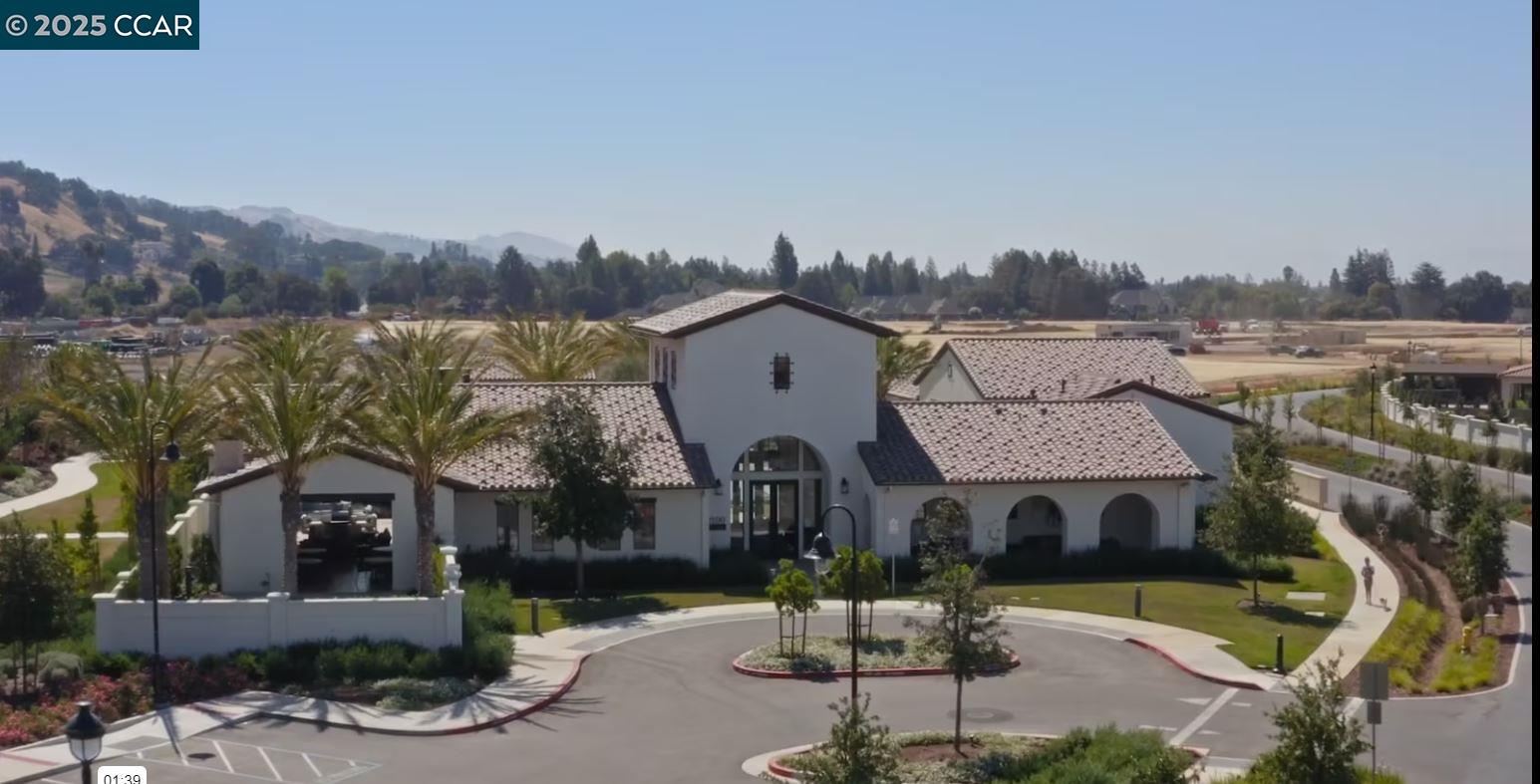 Detail Gallery Image 6 of 14 For 18541 Corte Saravia, Morgan Hill,  CA 95037 - 4 Beds | 4/1 Baths
