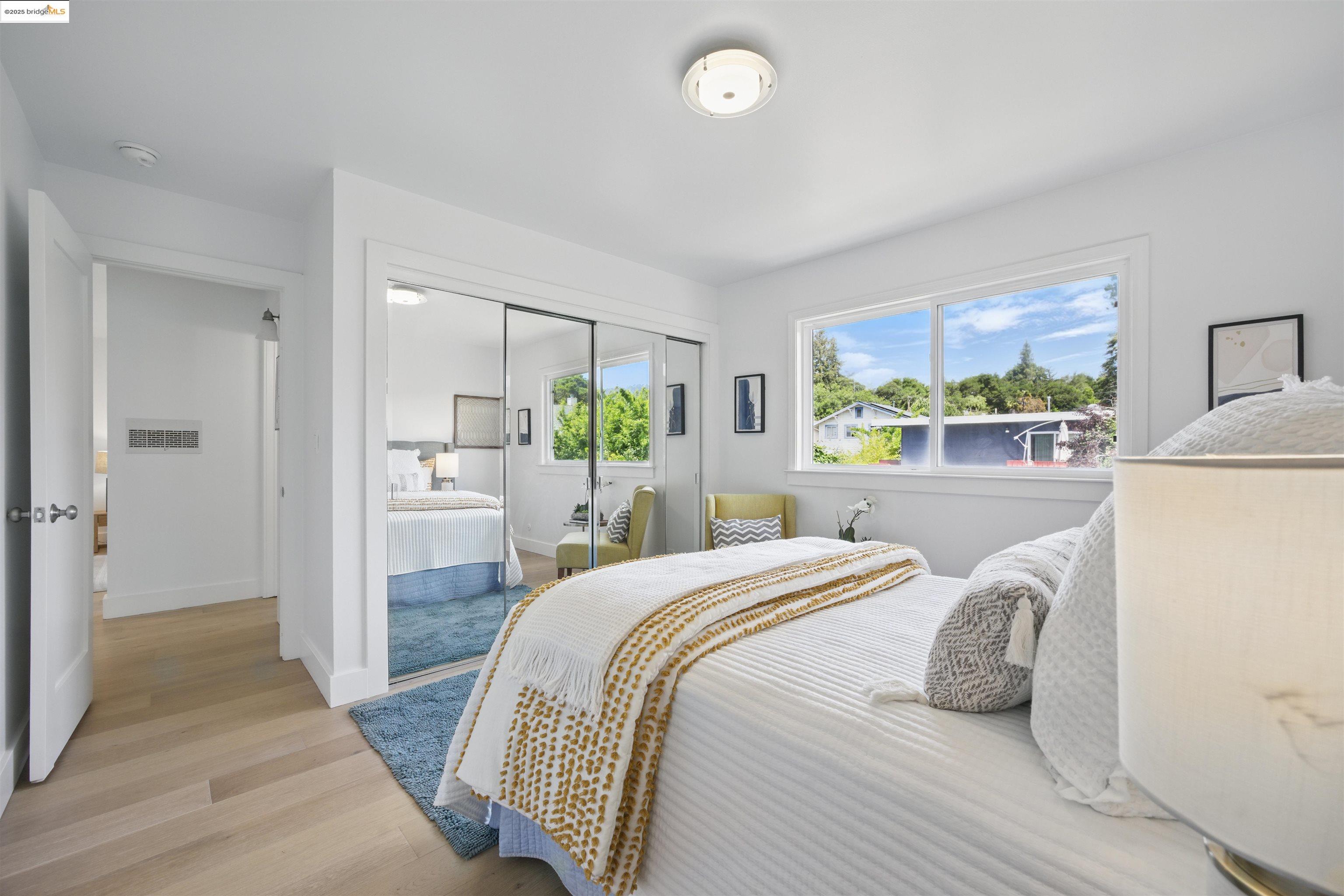 2028 Damuth St # 4, Oakland, California 94602, 2 Bedrooms Bedrooms, 4 Rooms Rooms,1 BathroomBathrooms,Residential,For Sale,2028 Damuth St # 4,41096850