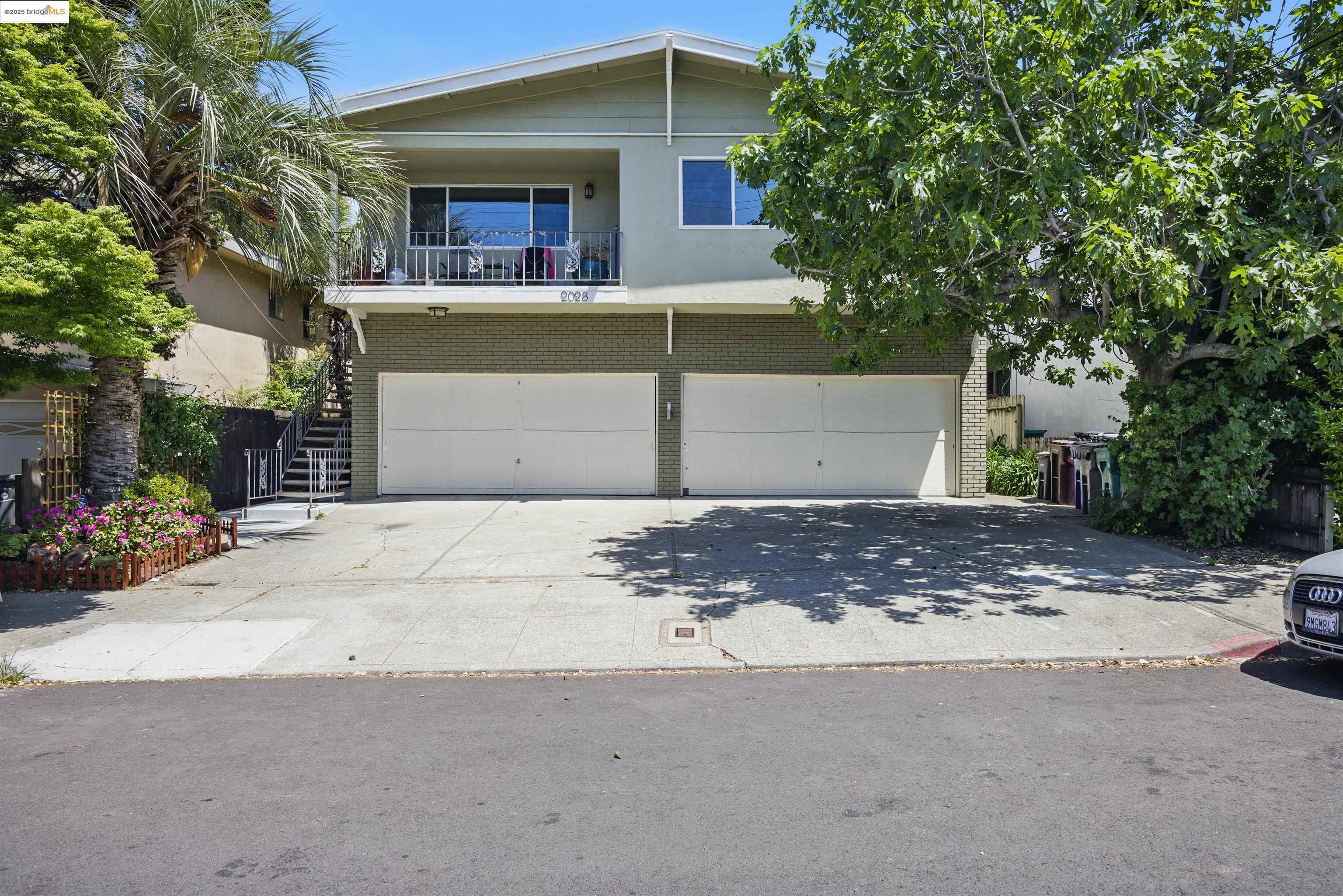 2028 Damuth St # 4, Oakland, California 94602, 2 Bedrooms Bedrooms, 4 Rooms Rooms,1 BathroomBathrooms,Residential,For Sale,2028 Damuth St # 4,41096850