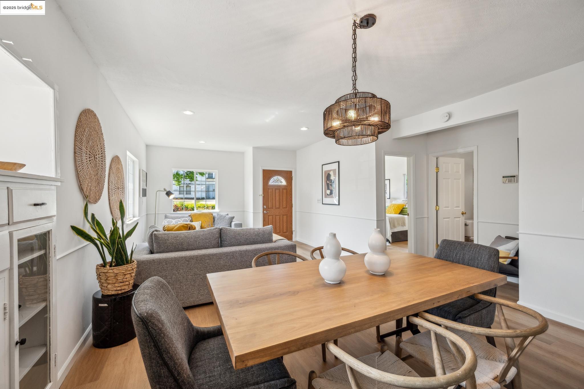 Detail Gallery Image 11 of 54 For 2122 42nd Ave, Oakland,  CA 94601 - 4 Beds | 2 Baths