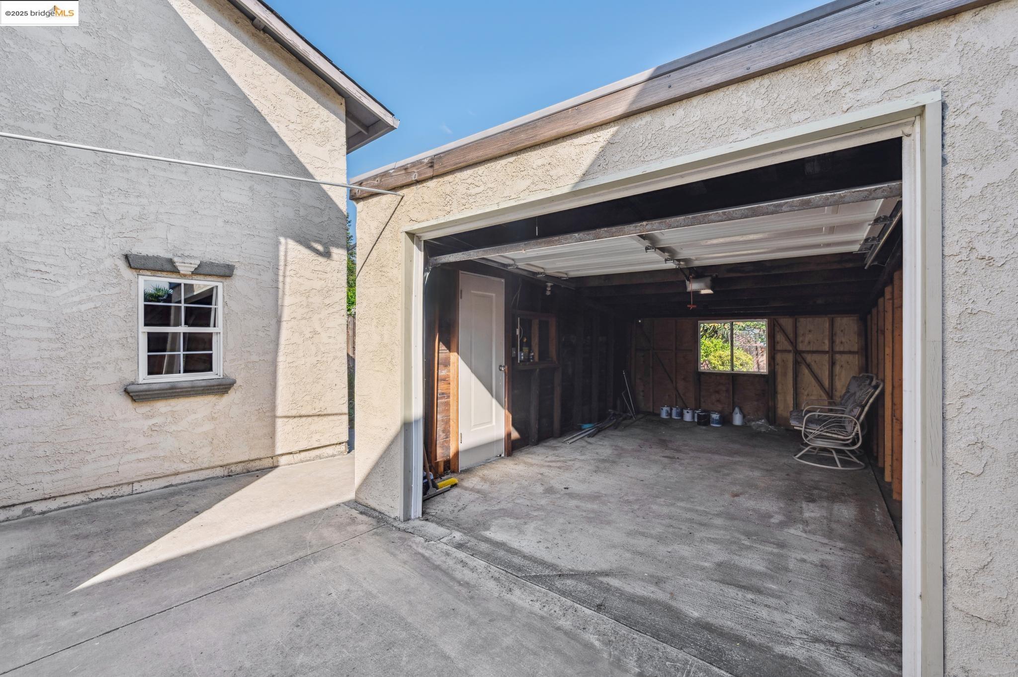 Detail Gallery Image 38 of 54 For 2122 42nd Ave, Oakland,  CA 94601 - 4 Beds | 2 Baths