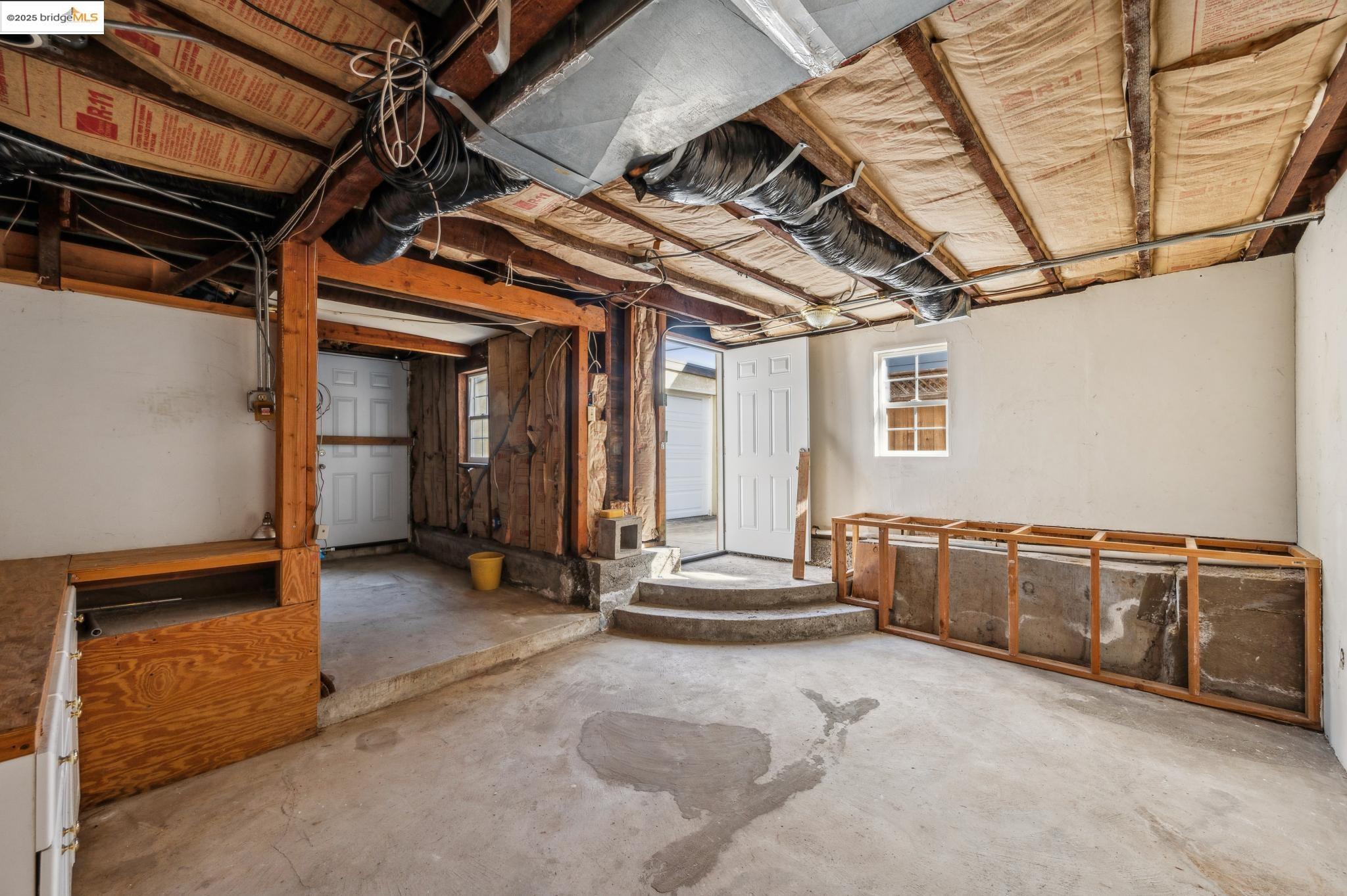 Detail Gallery Image 39 of 54 For 2122 42nd Ave, Oakland,  CA 94601 - 4 Beds | 2 Baths