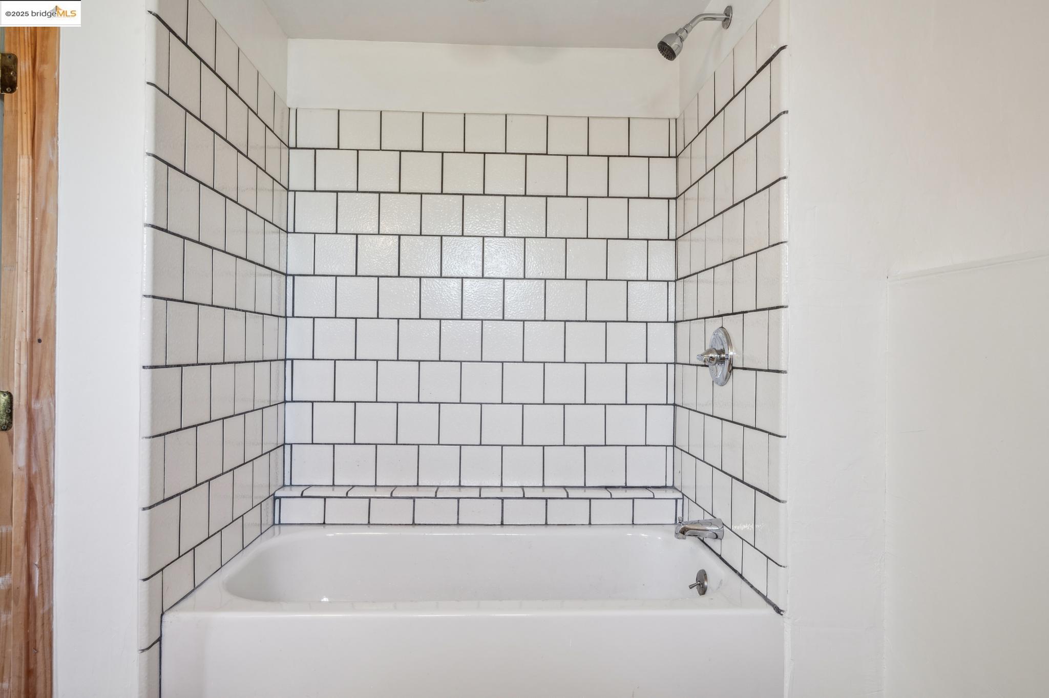 Detail Gallery Image 41 of 54 For 2122 42nd Ave, Oakland,  CA 94601 - 4 Beds | 2 Baths