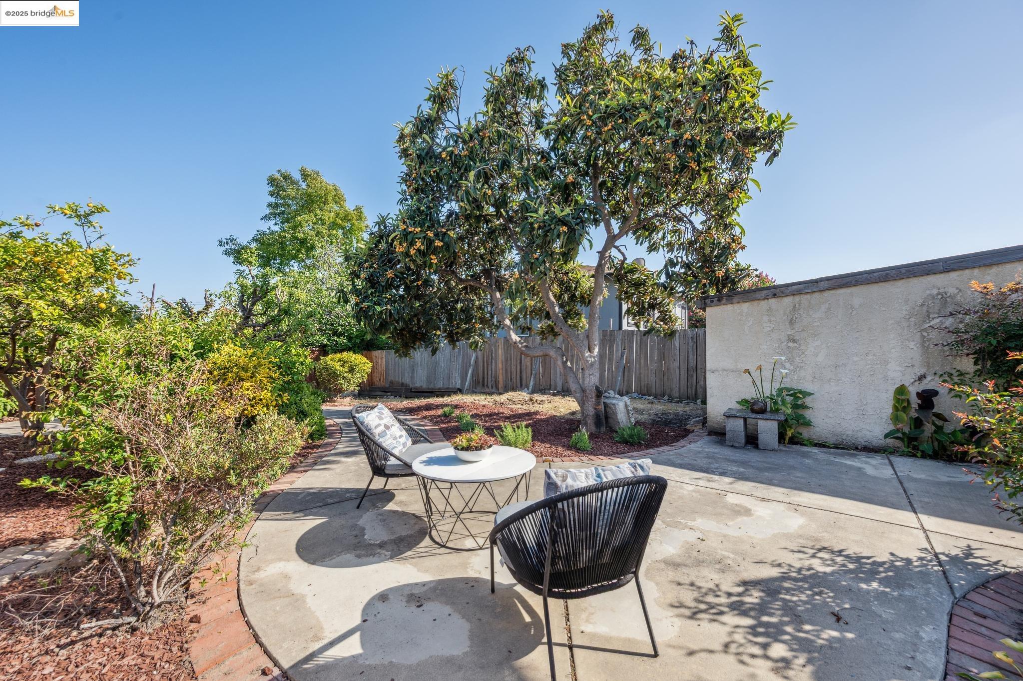 Detail Gallery Image 43 of 54 For 2122 42nd Ave, Oakland,  CA 94601 - 4 Beds | 2 Baths
