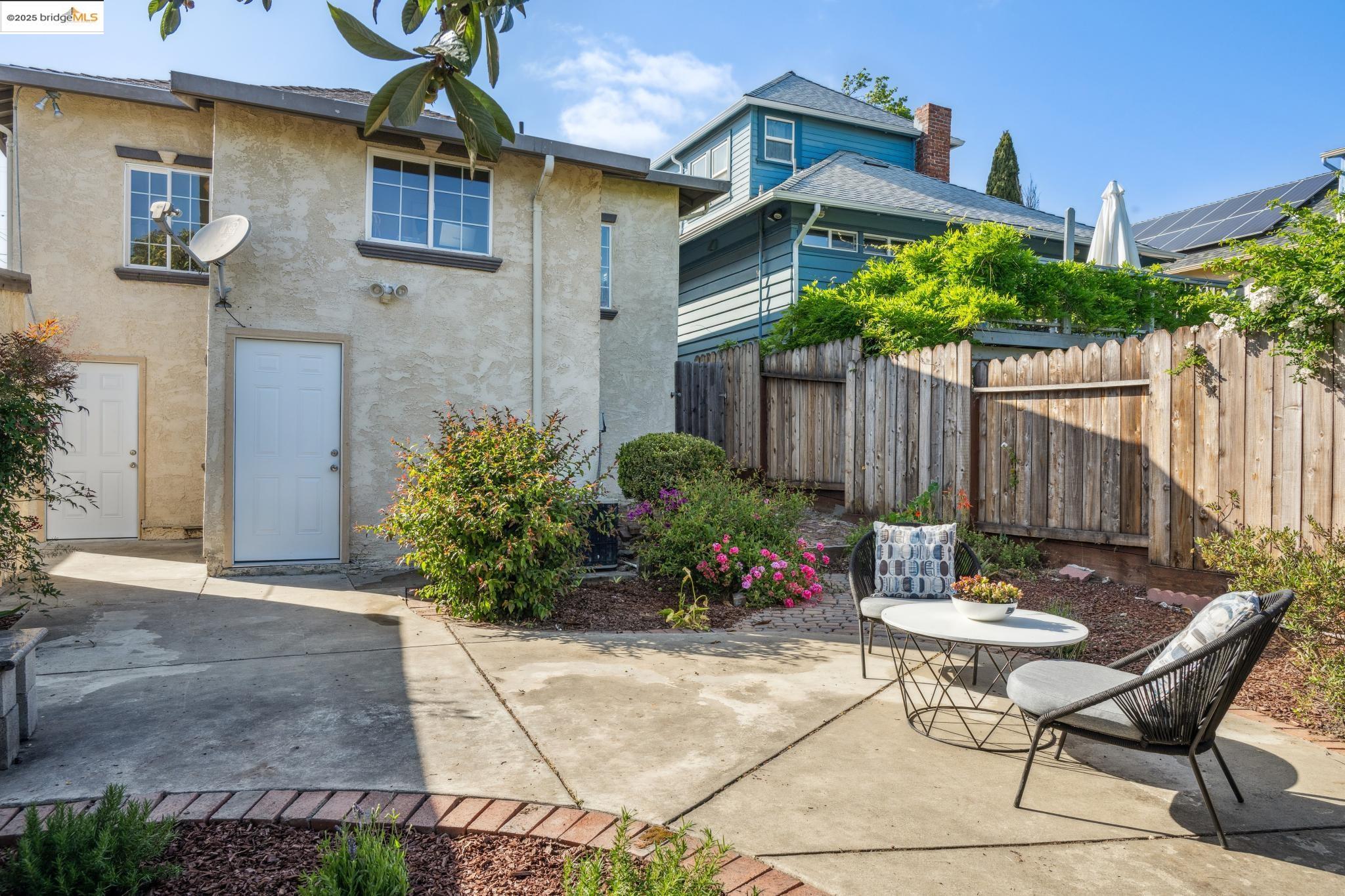 Detail Gallery Image 44 of 54 For 2122 42nd Ave, Oakland,  CA 94601 - 4 Beds | 2 Baths