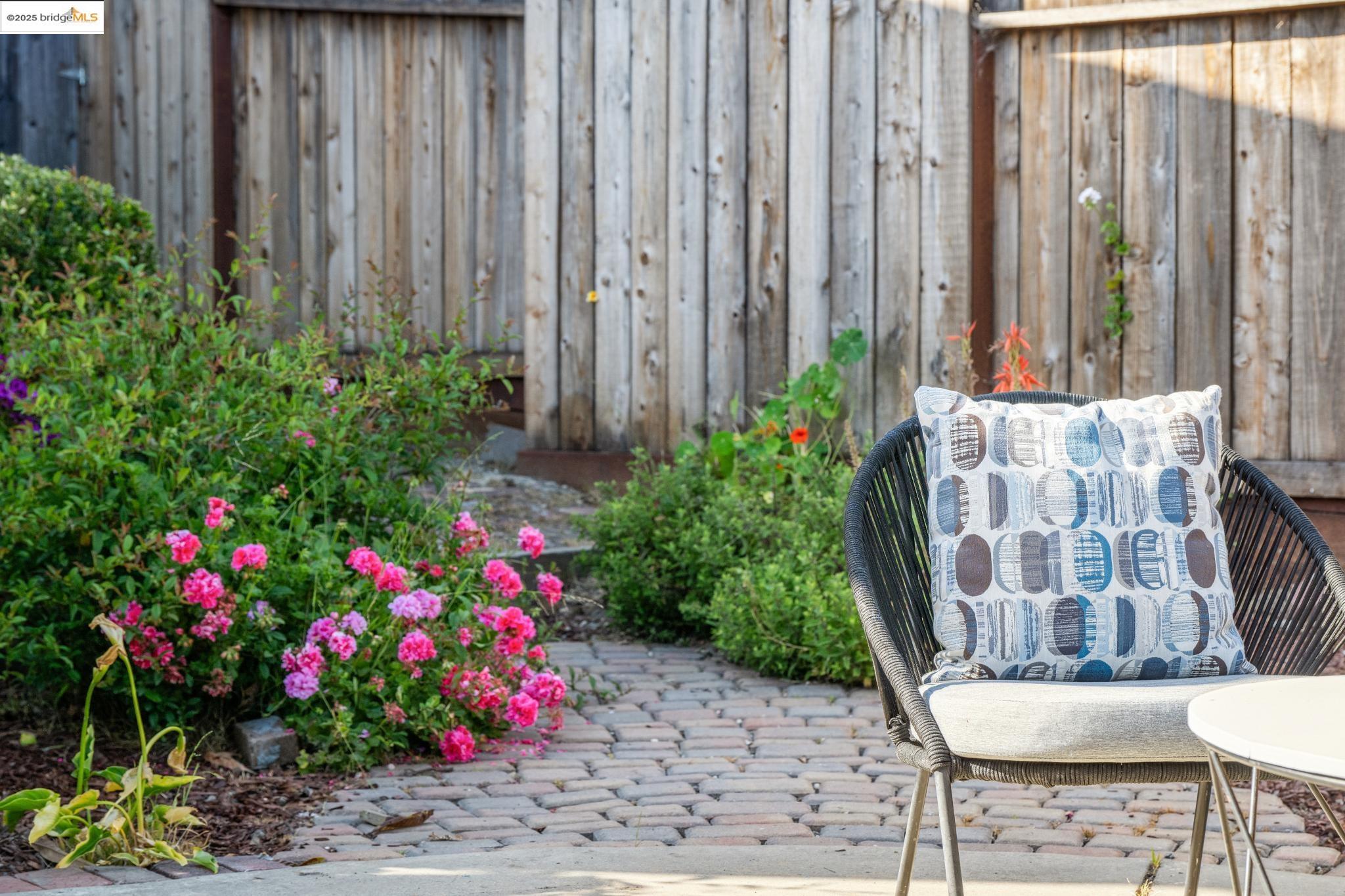 Detail Gallery Image 45 of 54 For 2122 42nd Ave, Oakland,  CA 94601 - 4 Beds | 2 Baths