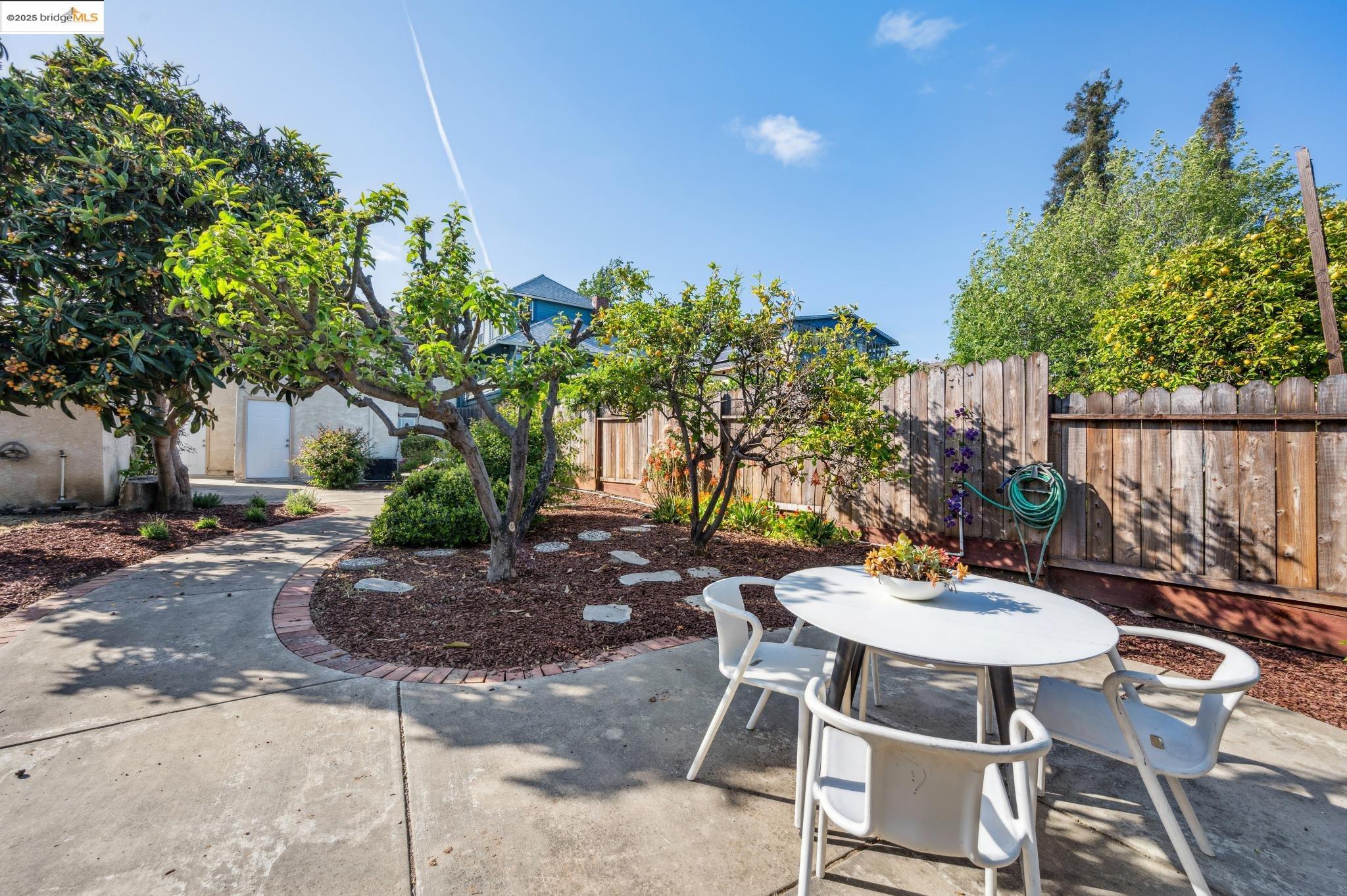 Detail Gallery Image 47 of 54 For 2122 42nd Ave, Oakland,  CA 94601 - 4 Beds | 2 Baths