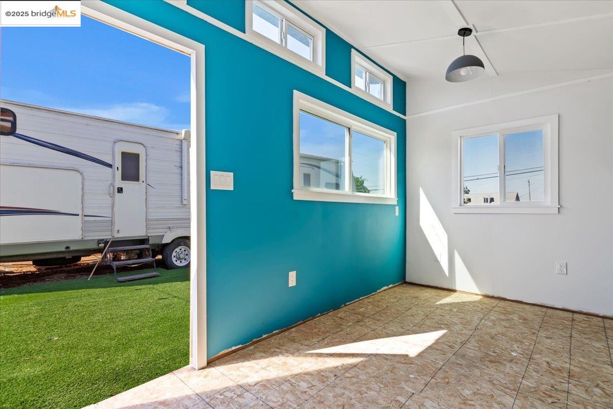 Detail Gallery Image 5 of 18 For 5218 Sandmound Blvd, Oakley,  CA 94561 - – Beds | – Baths