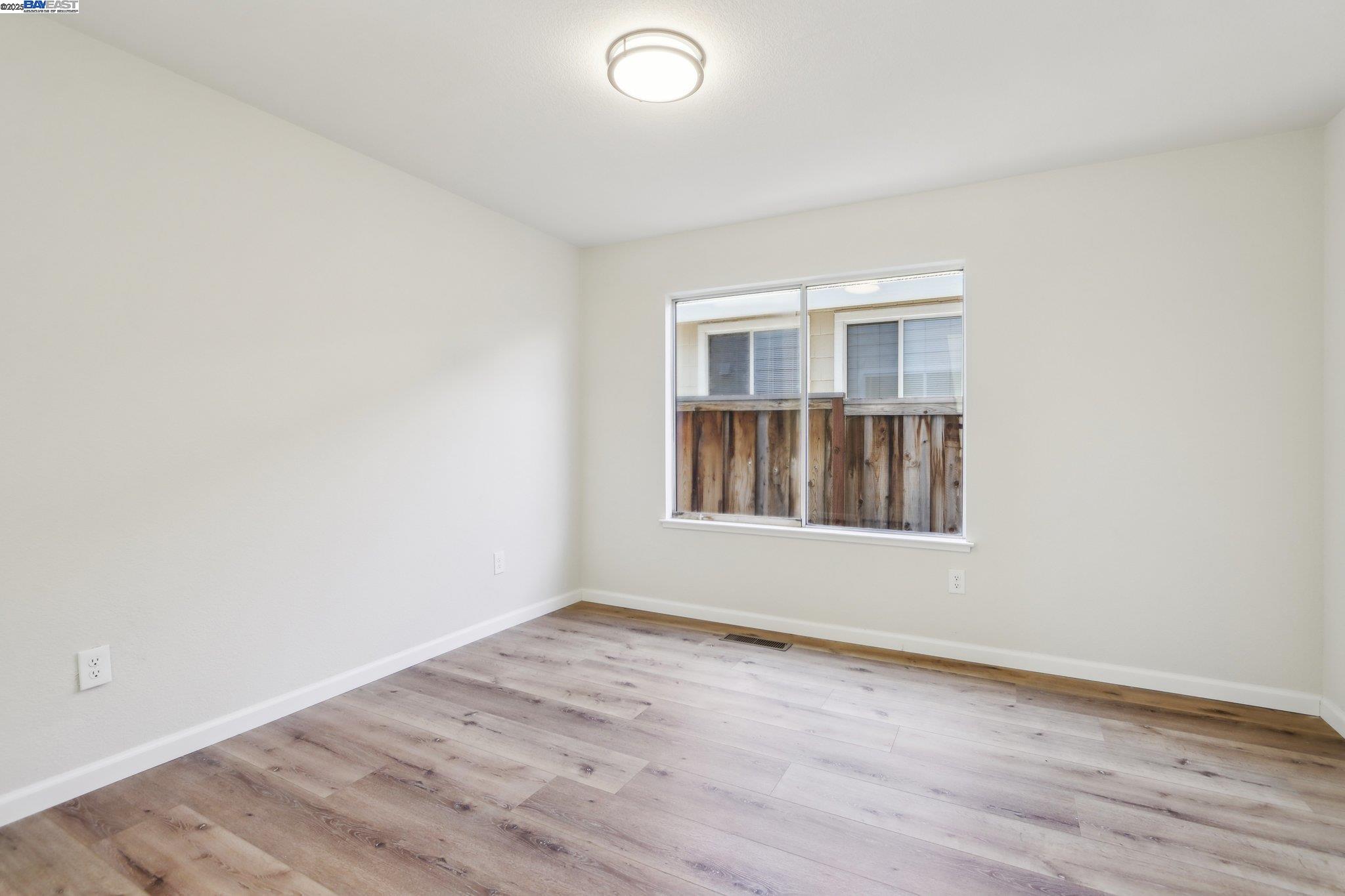 Detail Gallery Image 20 of 46 For 2164 Rain Drop Cir, Pittsburg,  CA 94565 - 3 Beds | 2/1 Baths