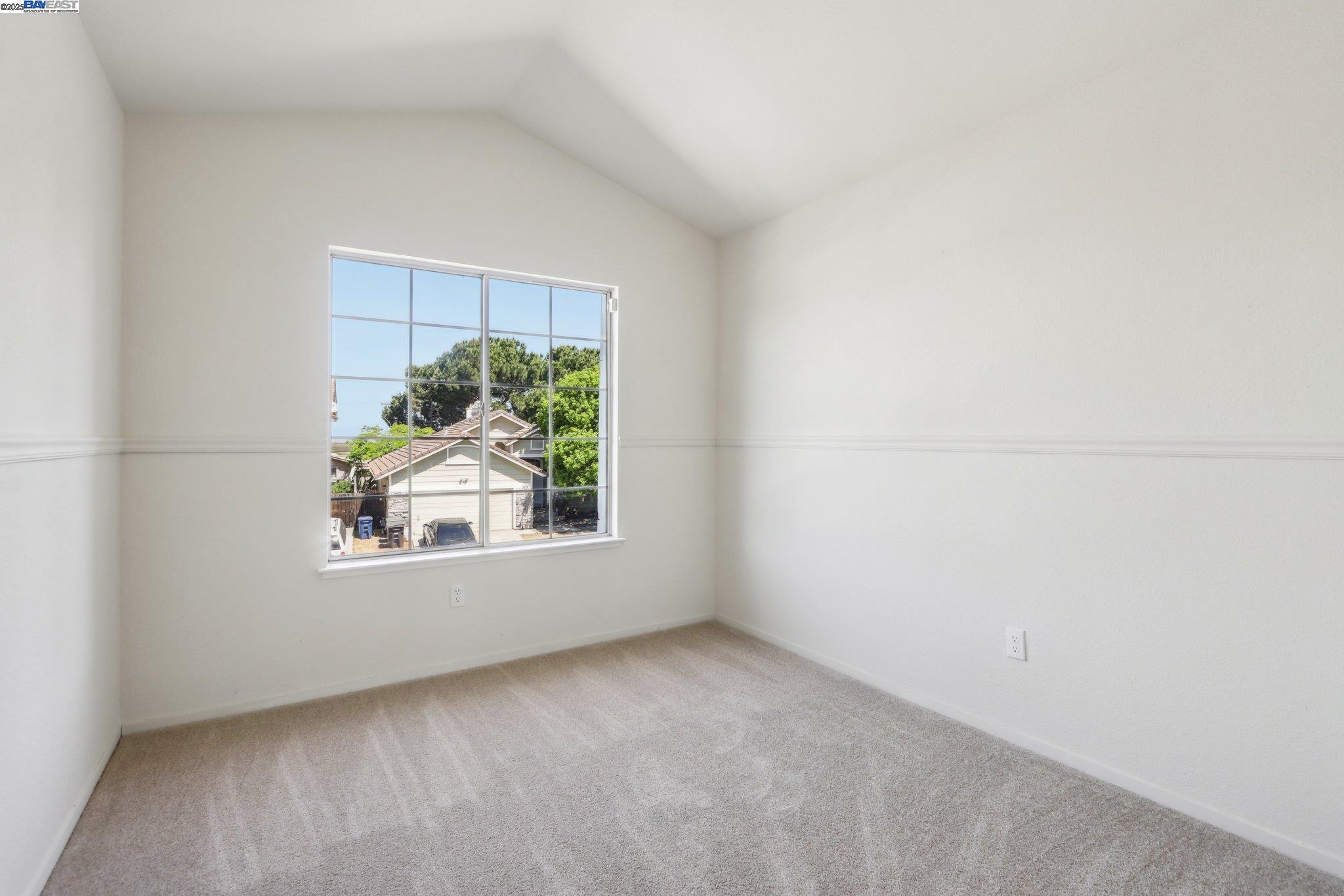 Detail Gallery Image 23 of 46 For 2164 Rain Drop Cir, Pittsburg,  CA 94565 - 3 Beds | 2/1 Baths