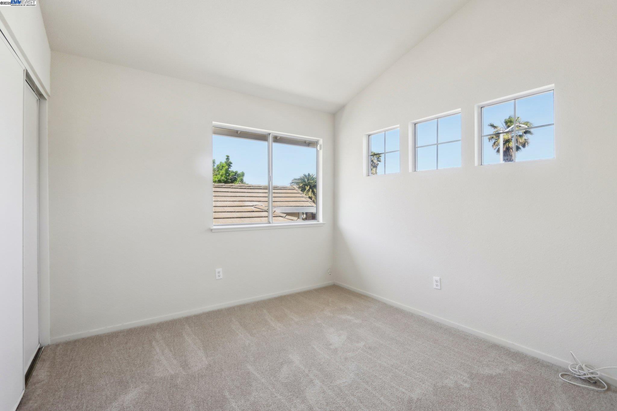 Detail Gallery Image 25 of 46 For 2164 Rain Drop Cir, Pittsburg,  CA 94565 - 3 Beds | 2/1 Baths