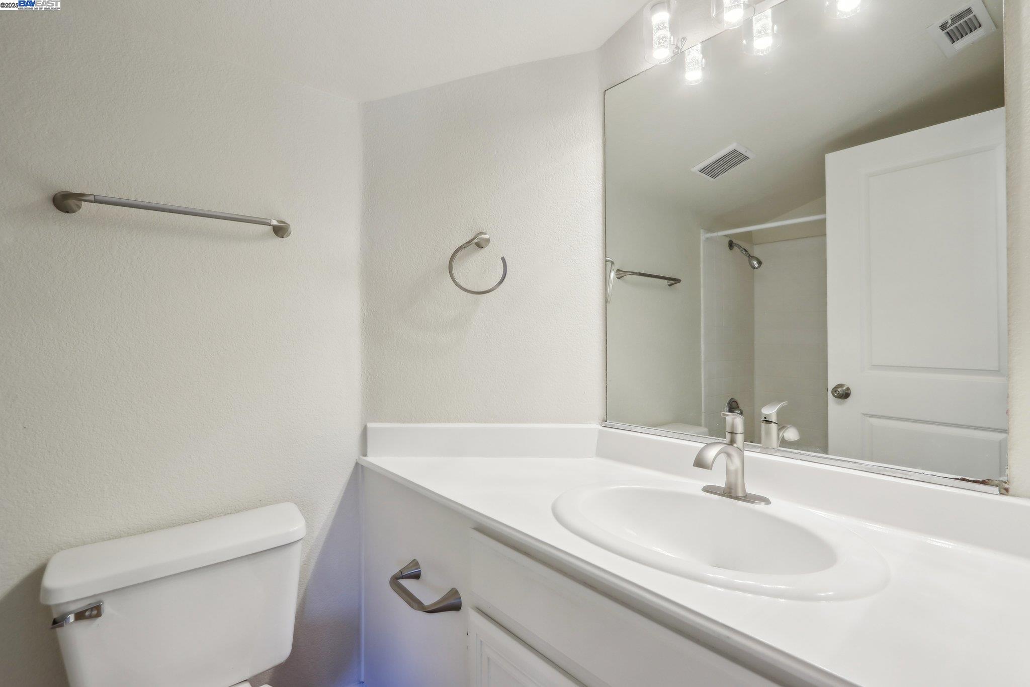Detail Gallery Image 27 of 46 For 2164 Rain Drop Cir, Pittsburg,  CA 94565 - 3 Beds | 2/1 Baths
