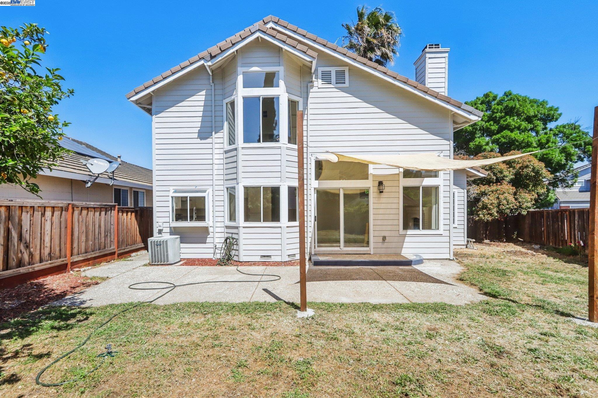 Detail Gallery Image 32 of 46 For 2164 Rain Drop Cir, Pittsburg,  CA 94565 - 3 Beds | 2/1 Baths