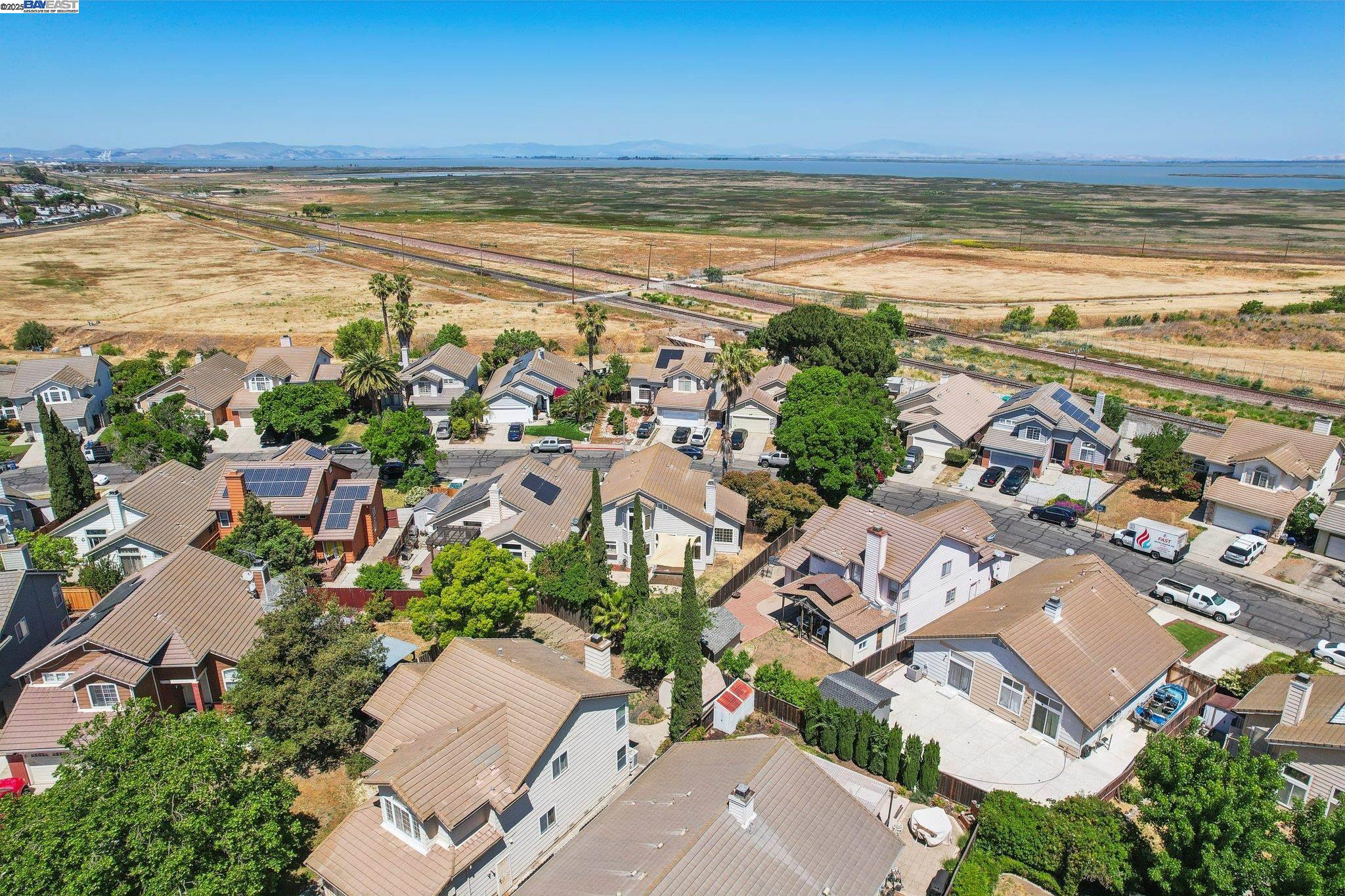 Detail Gallery Image 42 of 46 For 2164 Rain Drop Cir, Pittsburg,  CA 94565 - 3 Beds | 2/1 Baths