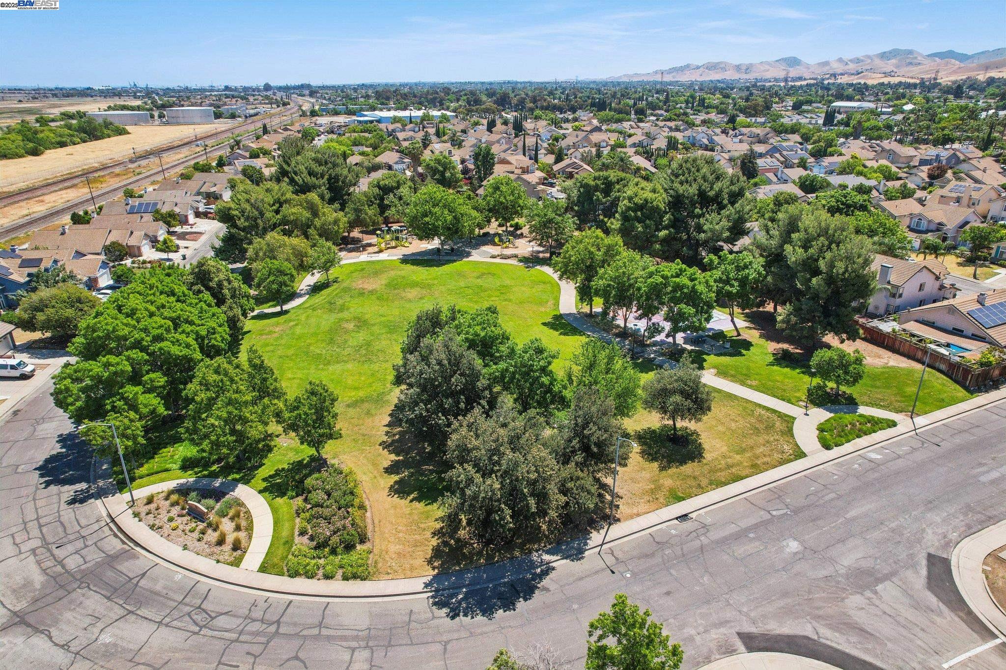 Detail Gallery Image 45 of 46 For 2164 Rain Drop Cir, Pittsburg,  CA 94565 - 3 Beds | 2/1 Baths