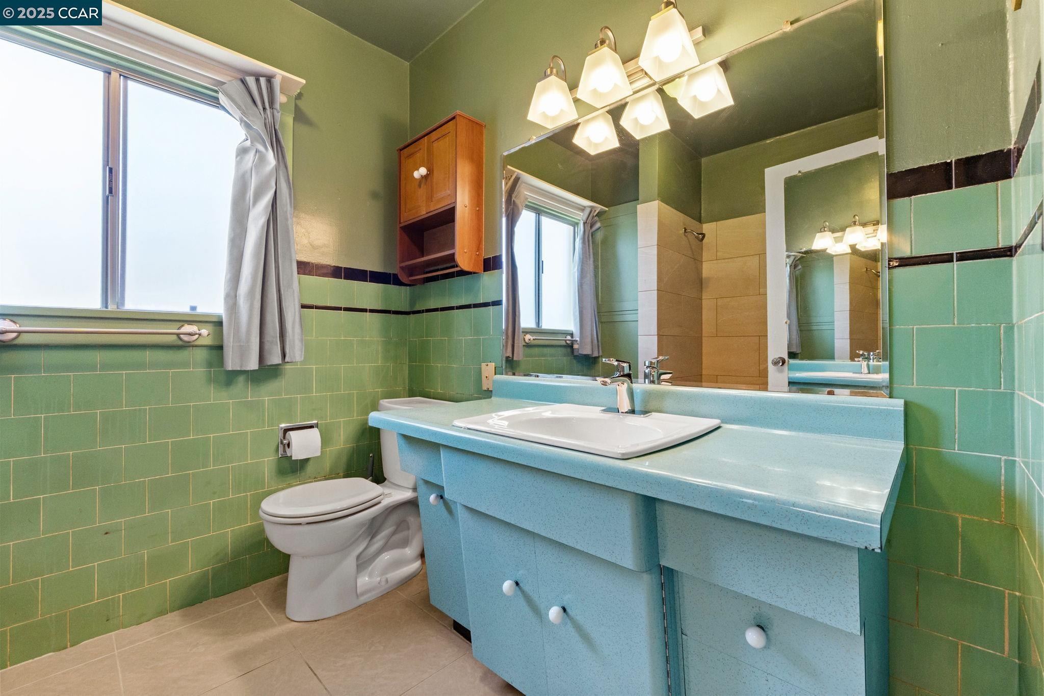Detail Gallery Image 21 of 36 For 3280 Pleitner Ave, Oakland,  CA 94602 - 2 Beds | 1 Baths