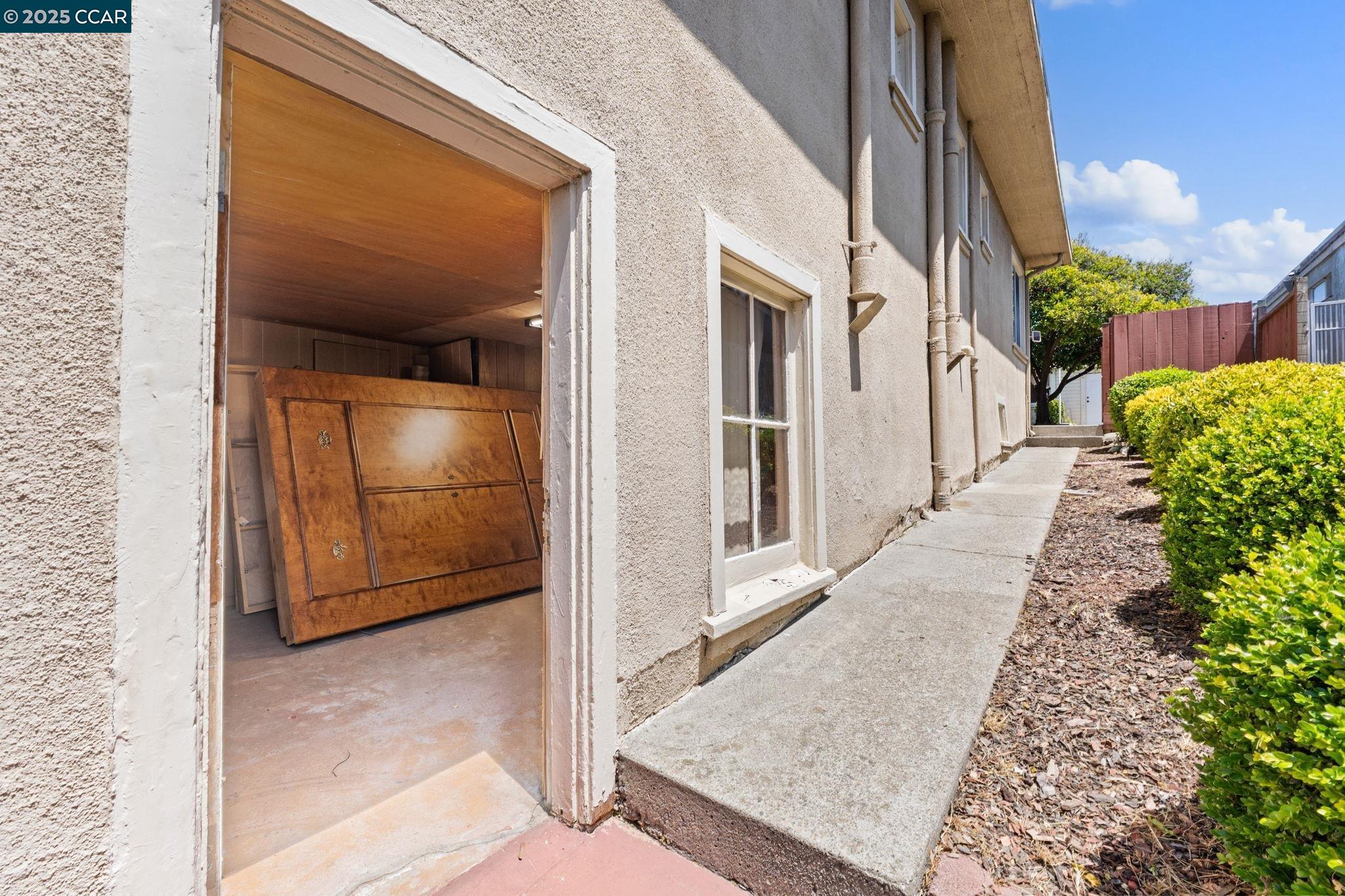 Detail Gallery Image 25 of 36 For 3280 Pleitner Ave, Oakland,  CA 94602 - 2 Beds | 1 Baths