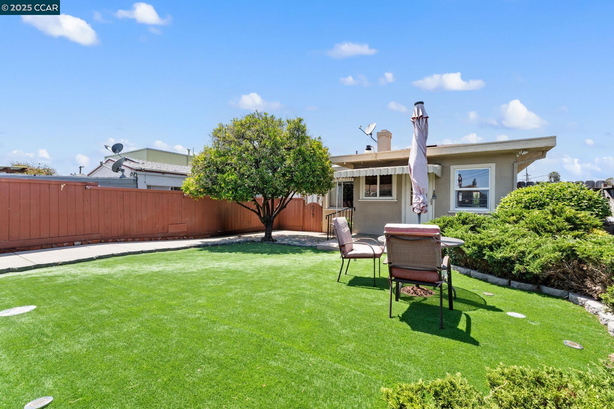 Detail Gallery Image 27 of 36 For 3280 Pleitner Ave, Oakland,  CA 94602 - 2 Beds | 1 Baths