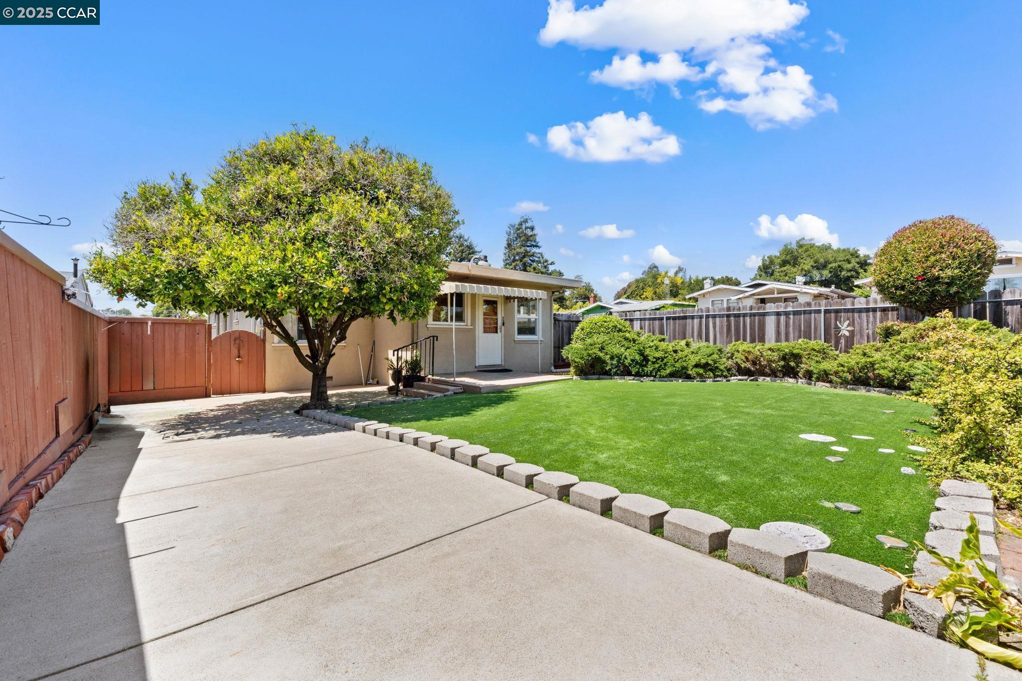 Detail Gallery Image 33 of 36 For 3280 Pleitner Ave, Oakland,  CA 94602 - 2 Beds | 1 Baths