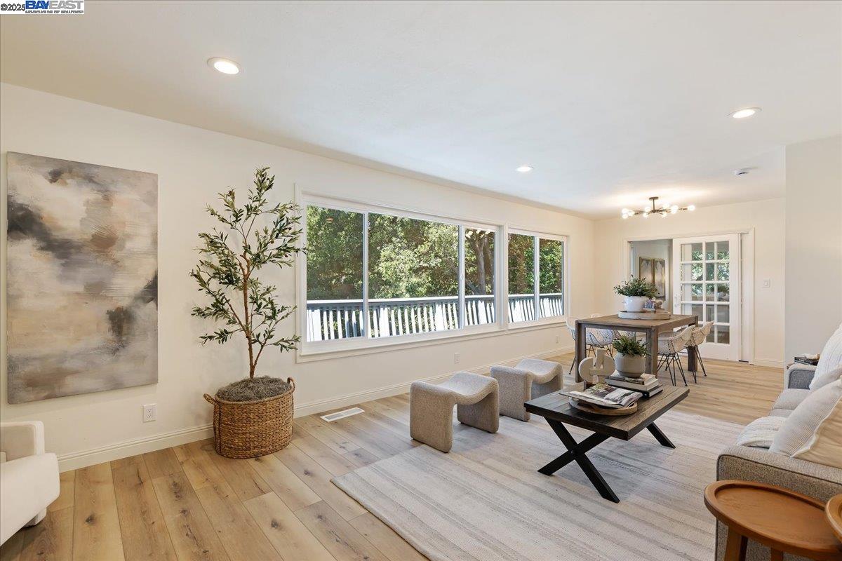 Detail Gallery Image 4 of 31 For 21 Muth Dr, Orinda,  CA 94563 - 4 Beds | 3 Baths
