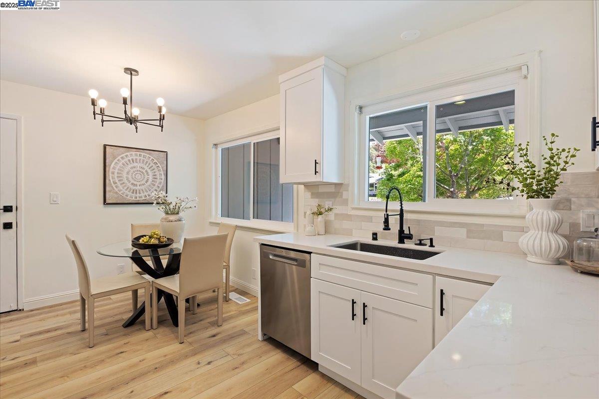 Detail Gallery Image 6 of 31 For 21 Muth Dr, Orinda,  CA 94563 - 4 Beds | 3 Baths