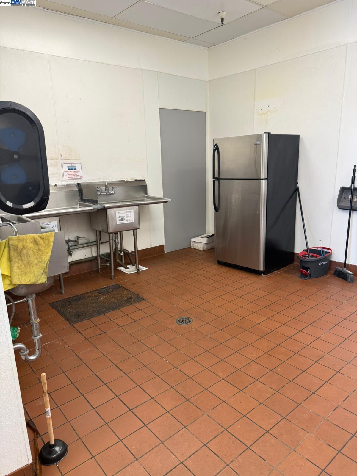 1080 Sycamore Dr, Antioch, California 94509, ,Commercial Lease,For Rent,1080 Sycamore Dr,41096865