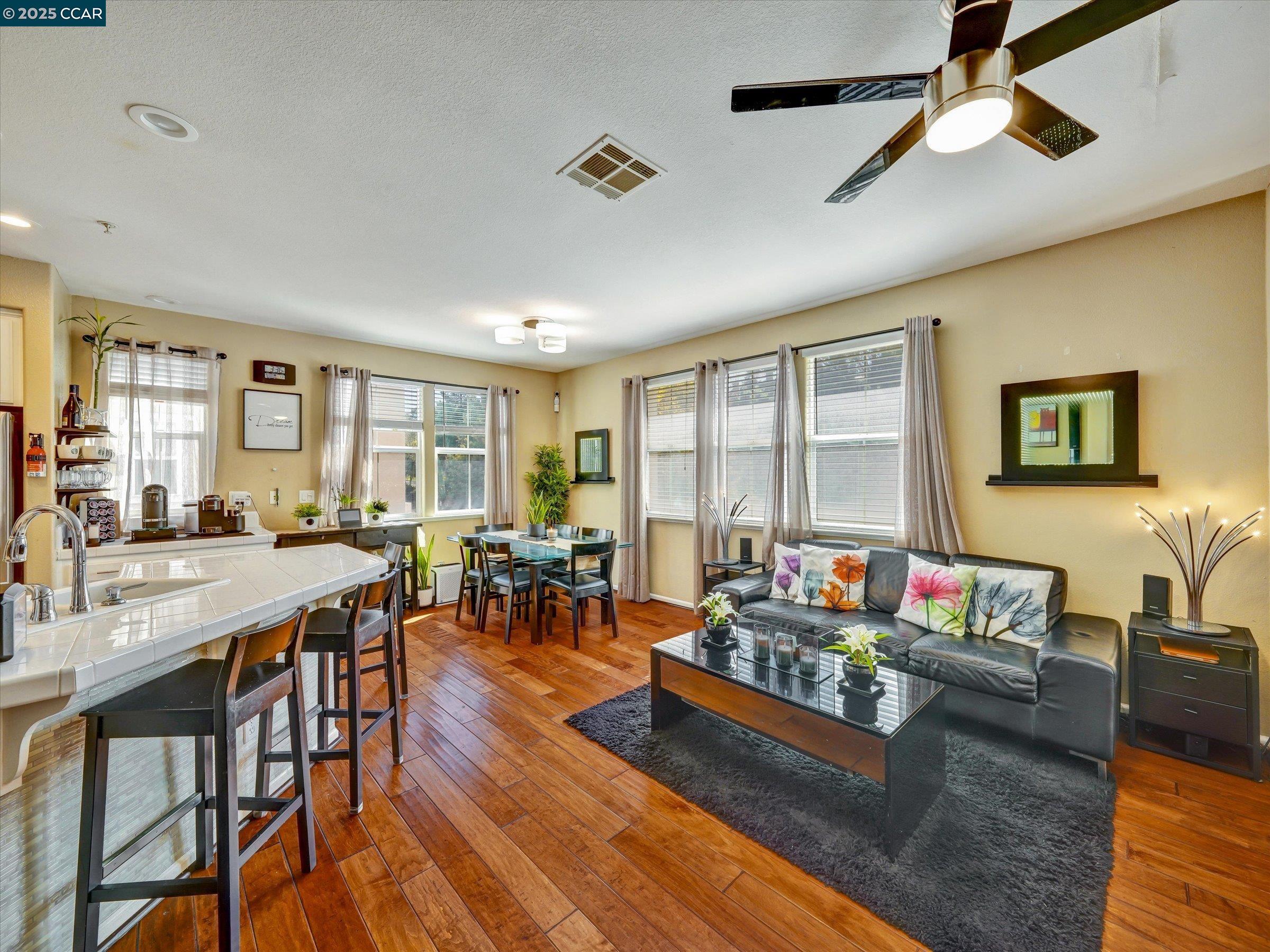 Detail Gallery Image 7 of 41 For 750 Summer Ln, Richmond,  CA 94806 - 3 Beds | 2/1 Baths
