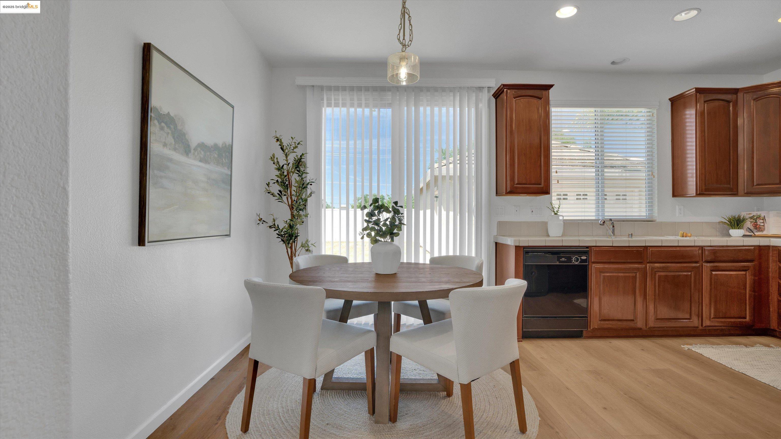 Detail Gallery Image 20 of 44 For 1740 Newark Ln, Suisun City,  CA 94585 - 3 Beds | 2/1 Baths