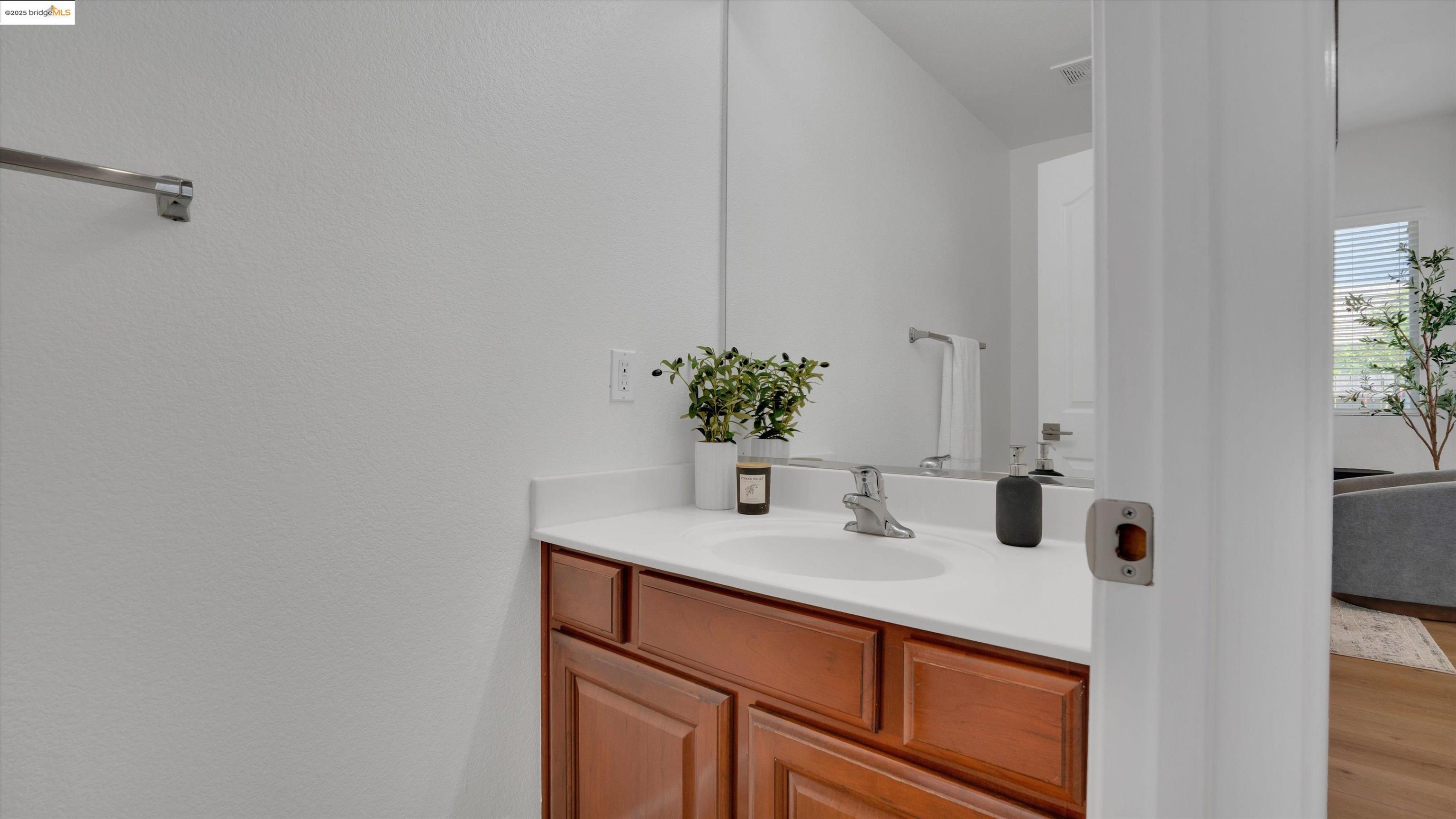 Detail Gallery Image 31 of 44 For 1740 Newark Ln, Suisun City,  CA 94585 - 3 Beds | 2/1 Baths