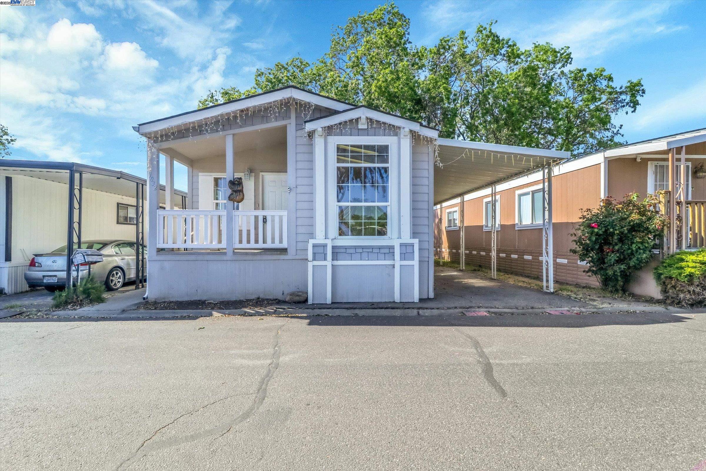 Detail Gallery Image 1 of 1 For 1032 via Mateo, Livermore,  CA 94551 - 3 Beds | 2 Baths