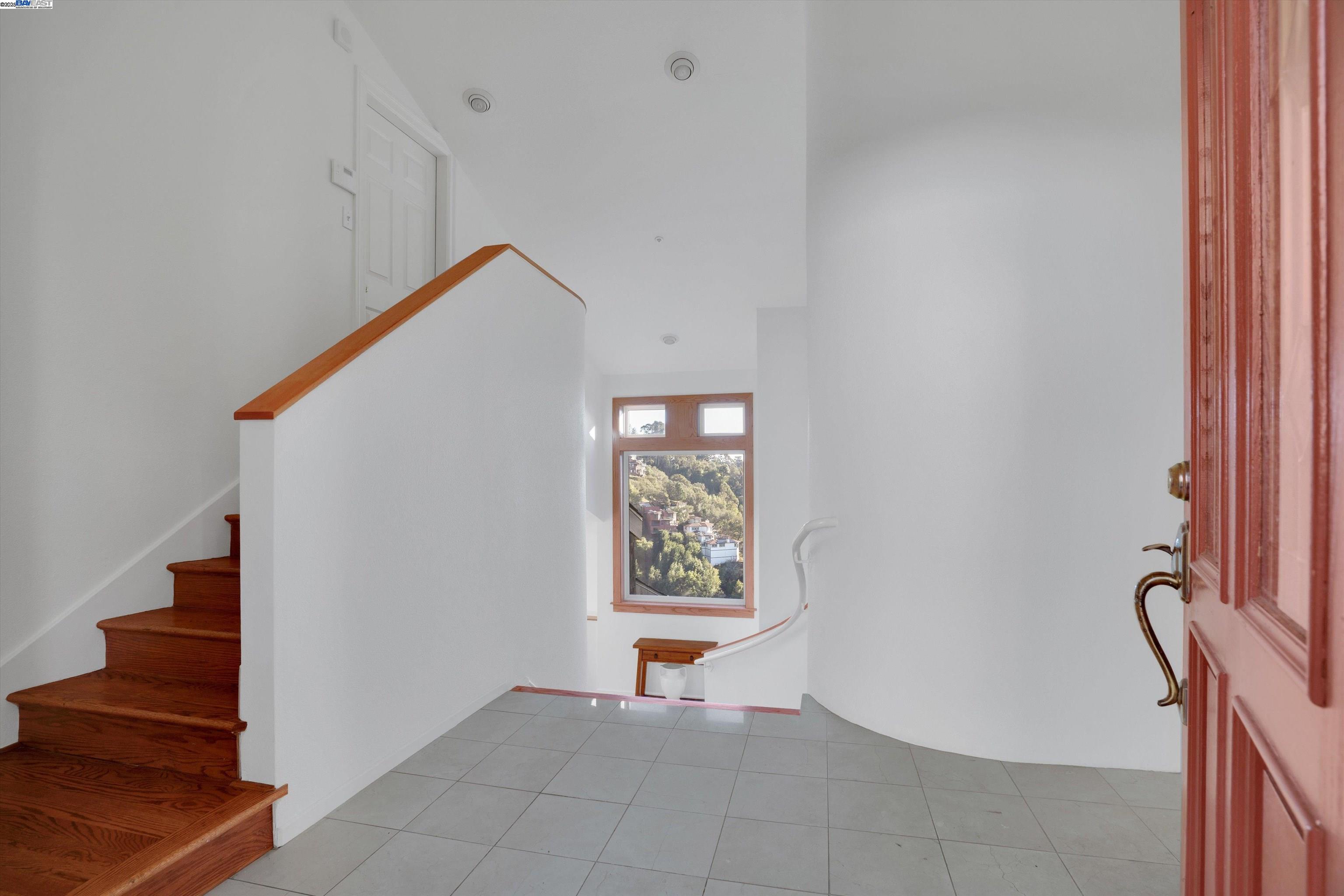7001 Elverton Dr, Oakland, California 94611, 4 Bedrooms Bedrooms, 9 Rooms Rooms,3 BathroomsBathrooms,Residential,For Sale,7001 Elverton Dr,41096873