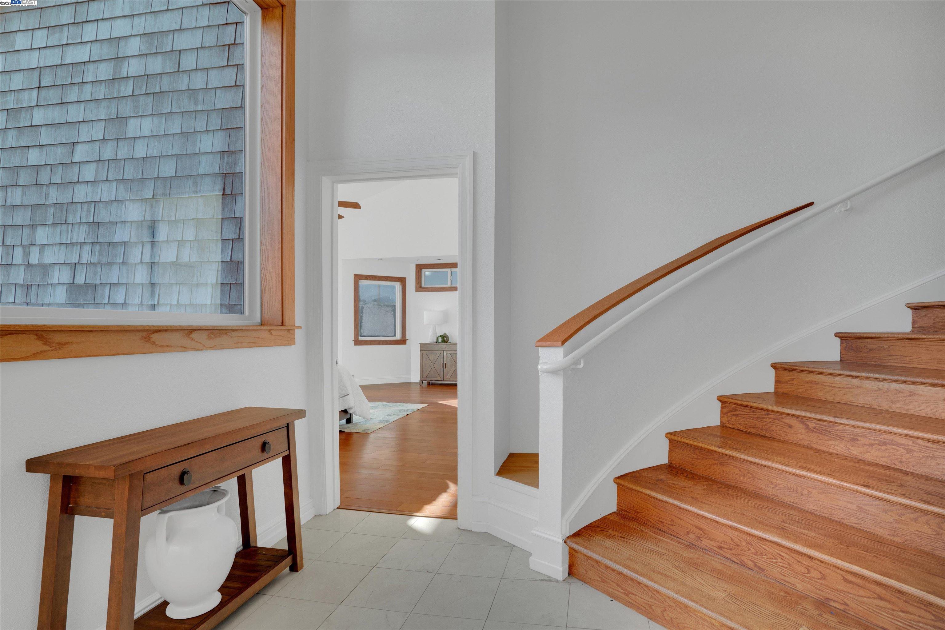 7001 Elverton Dr, Oakland, California 94611, 4 Bedrooms Bedrooms, 9 Rooms Rooms,3 BathroomsBathrooms,Residential,For Sale,7001 Elverton Dr,41096873