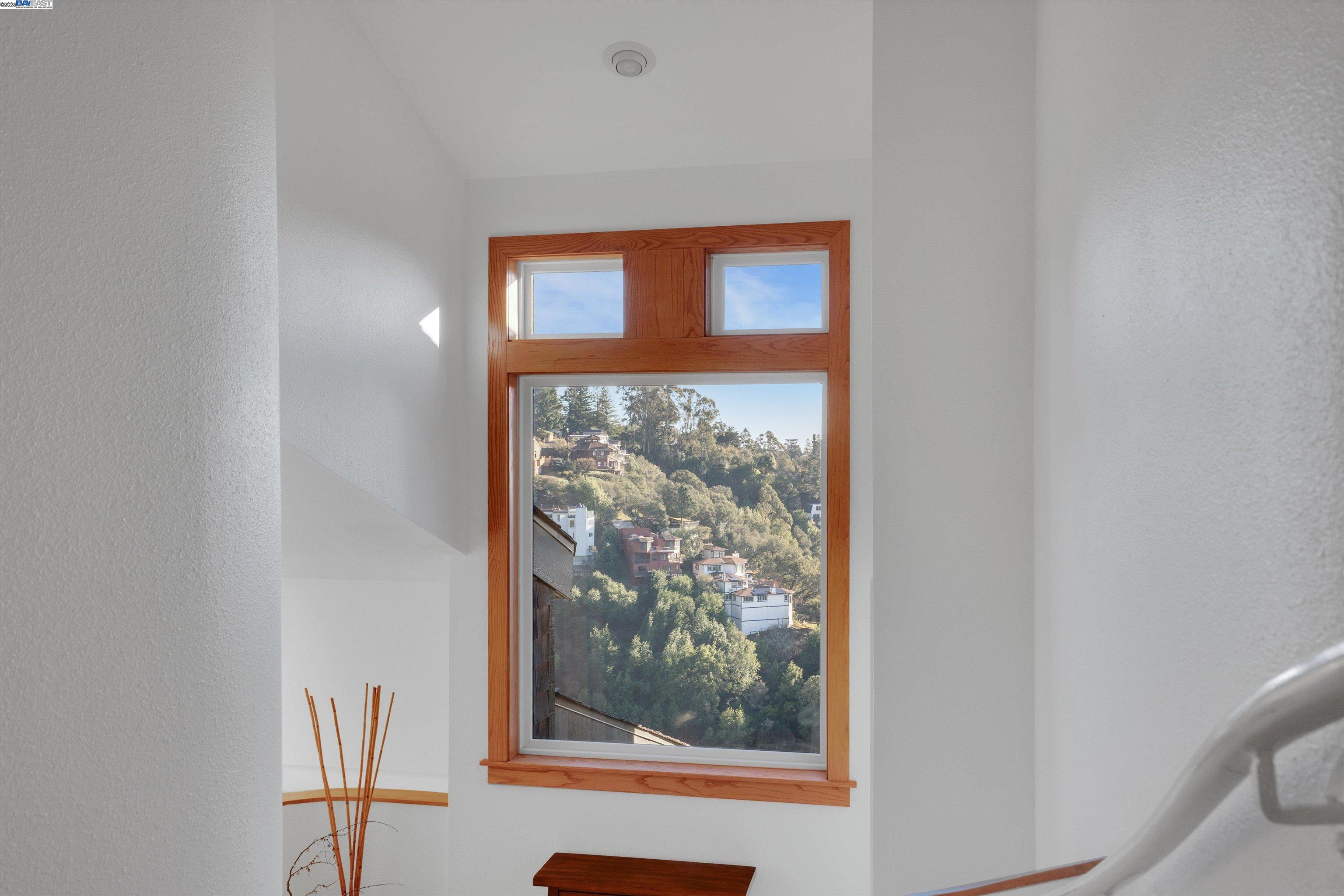 7001 Elverton Dr, Oakland, California 94611, 4 Bedrooms Bedrooms, 9 Rooms Rooms,3 BathroomsBathrooms,Residential,For Sale,7001 Elverton Dr,41096873