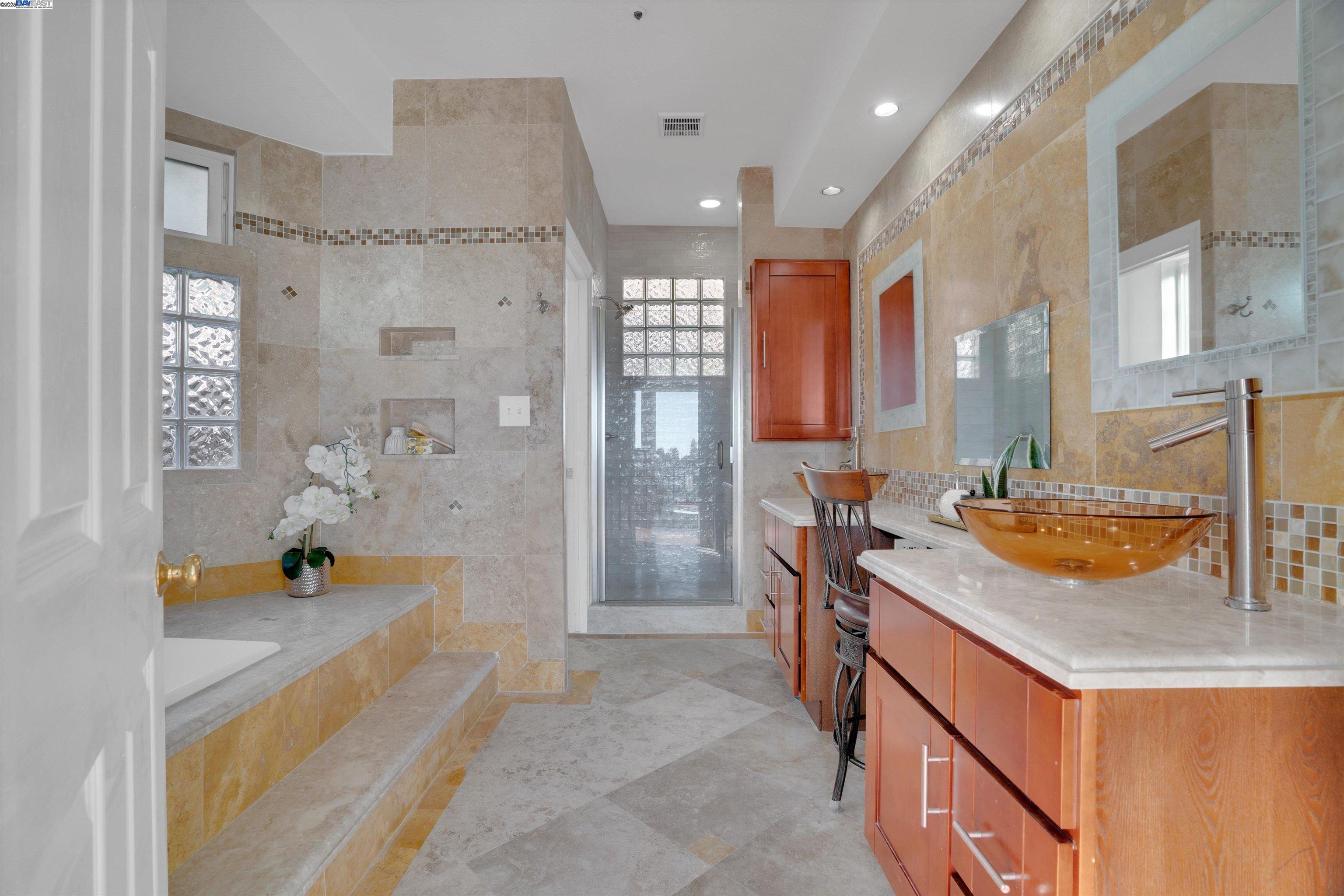 7001 Elverton Dr, Oakland, California 94611, 4 Bedrooms Bedrooms, 9 Rooms Rooms,3 BathroomsBathrooms,Residential,For Sale,7001 Elverton Dr,41096873